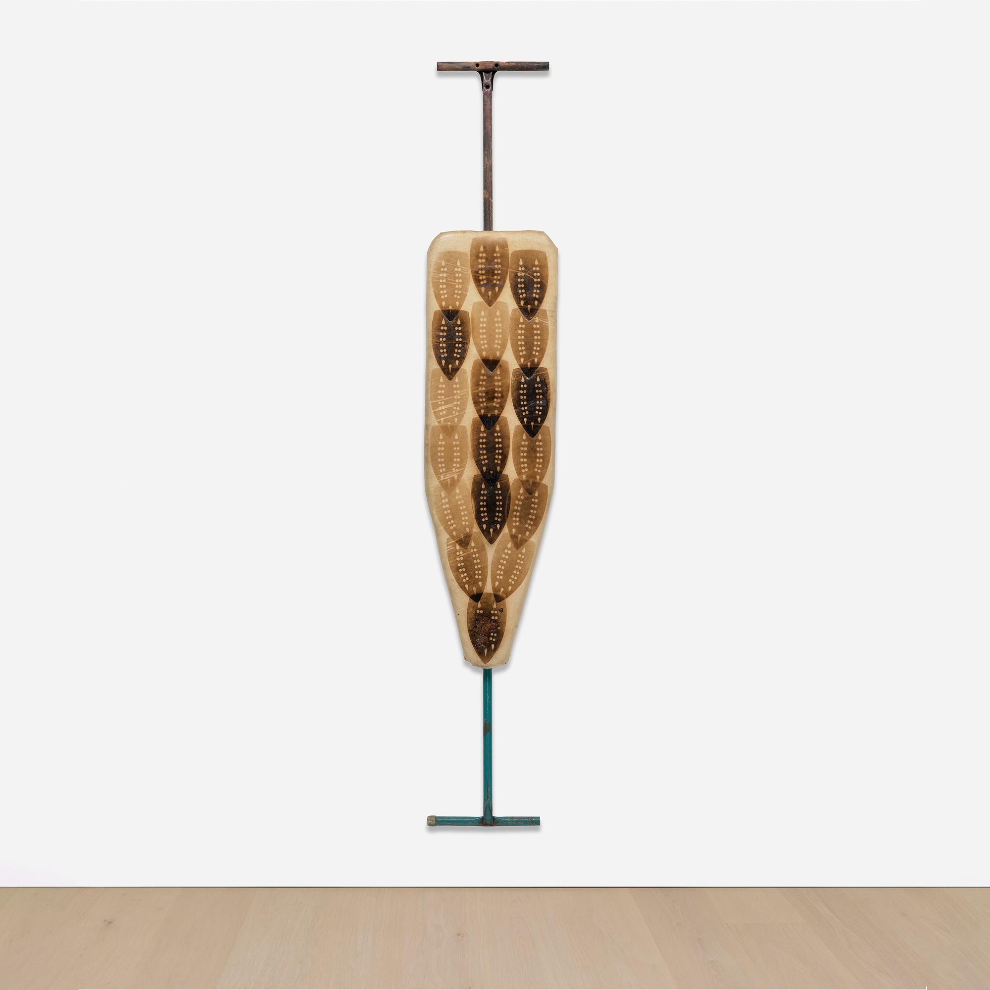 <p><strong>WILLIE COLE</strong> <em>Domestic Shield I, </em>1992</p>