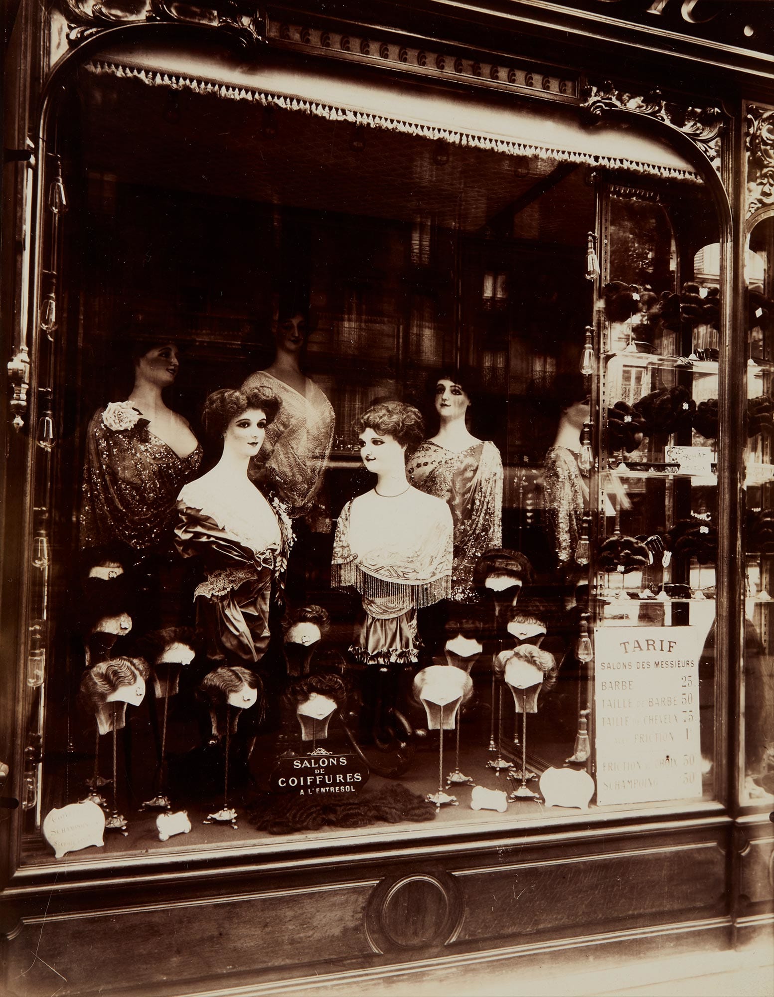 <b>EUG&#200;NE ATGET</b><i> Boutique Coiffeur, Boulevard de Strasbourg</i>, 1912