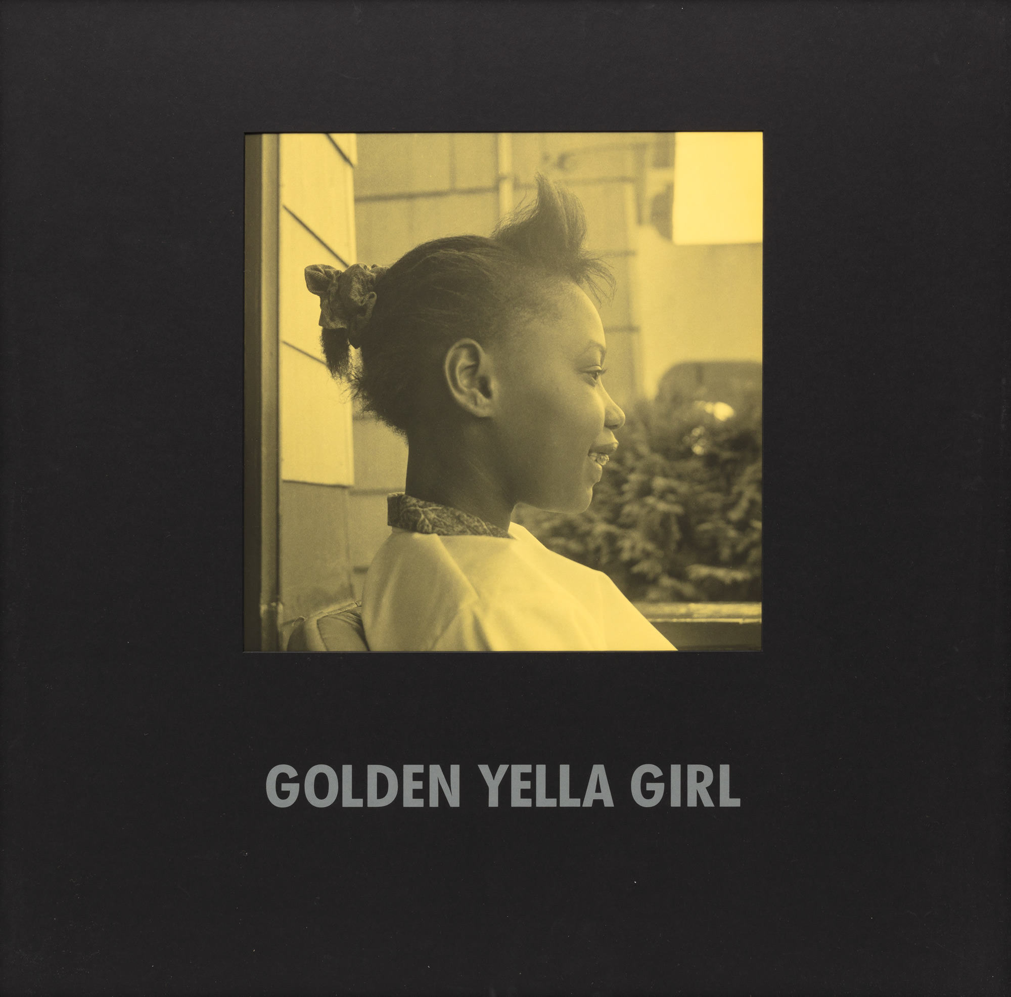 <p><strong>CARRIE MAE WEEMS</strong> <em>Golden Yella Girl</em>, 1997</p>