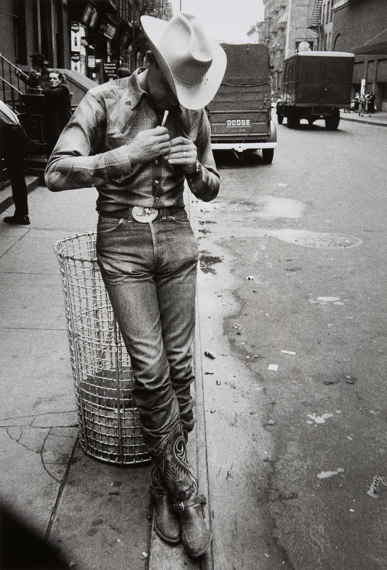 <p><strong>ROBERT FRANK&nbsp;</strong><em>Rodeo - New York City</em>, 1954</p>
