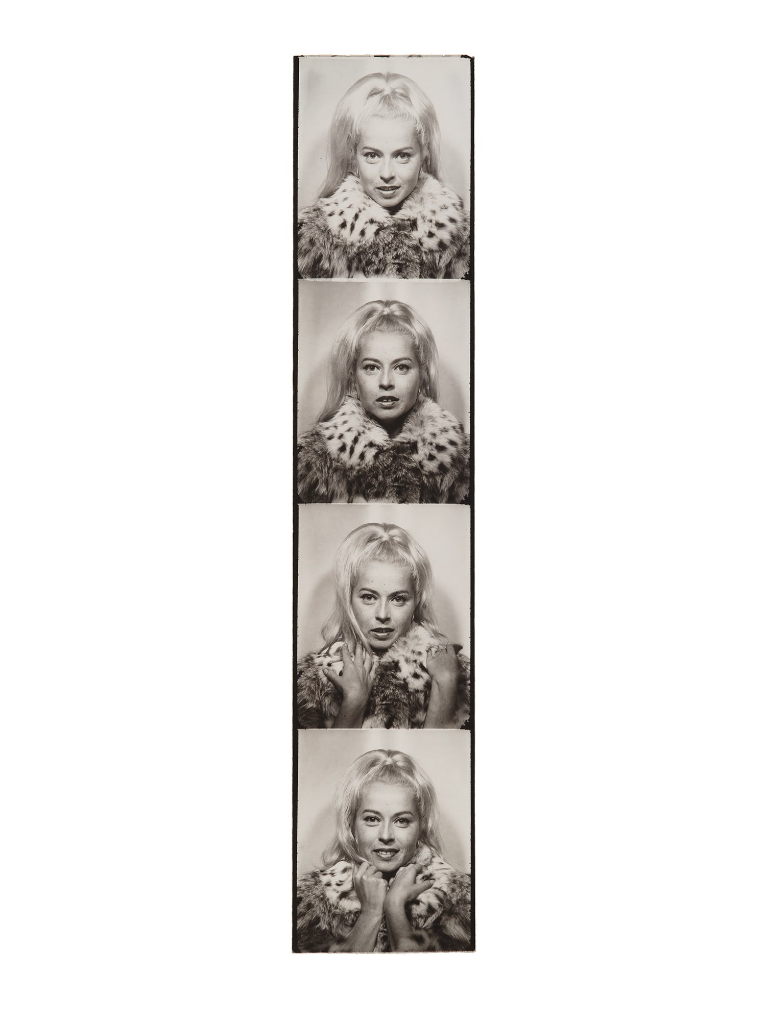<p><strong>ANDY WARHOL</strong> <em>Holly Solomon</em>, 1963-1964 </p>
