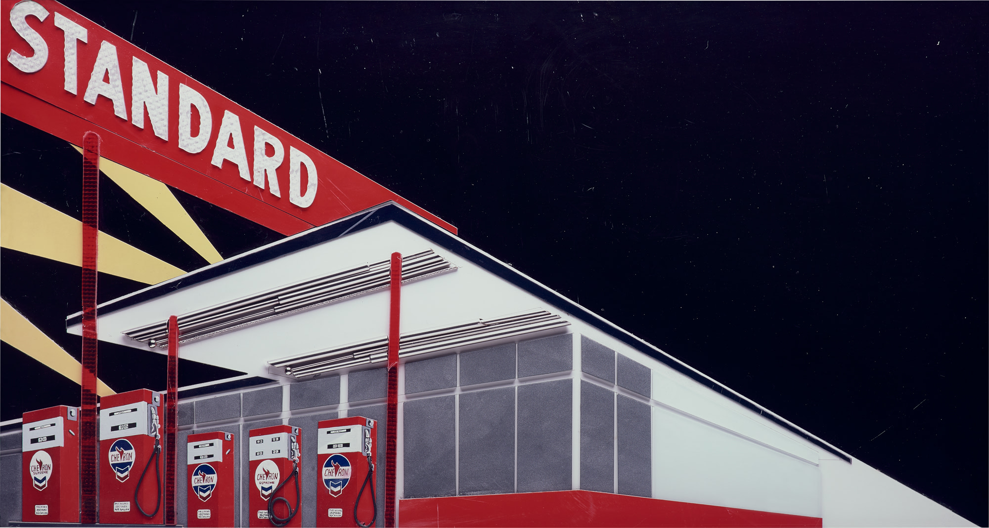 <p><strong>VIK MUNIZ&nbsp;</strong><em>Standard Station (Night), after Ed Ruscha from Pictures of Cars</em>, 2008</p>
