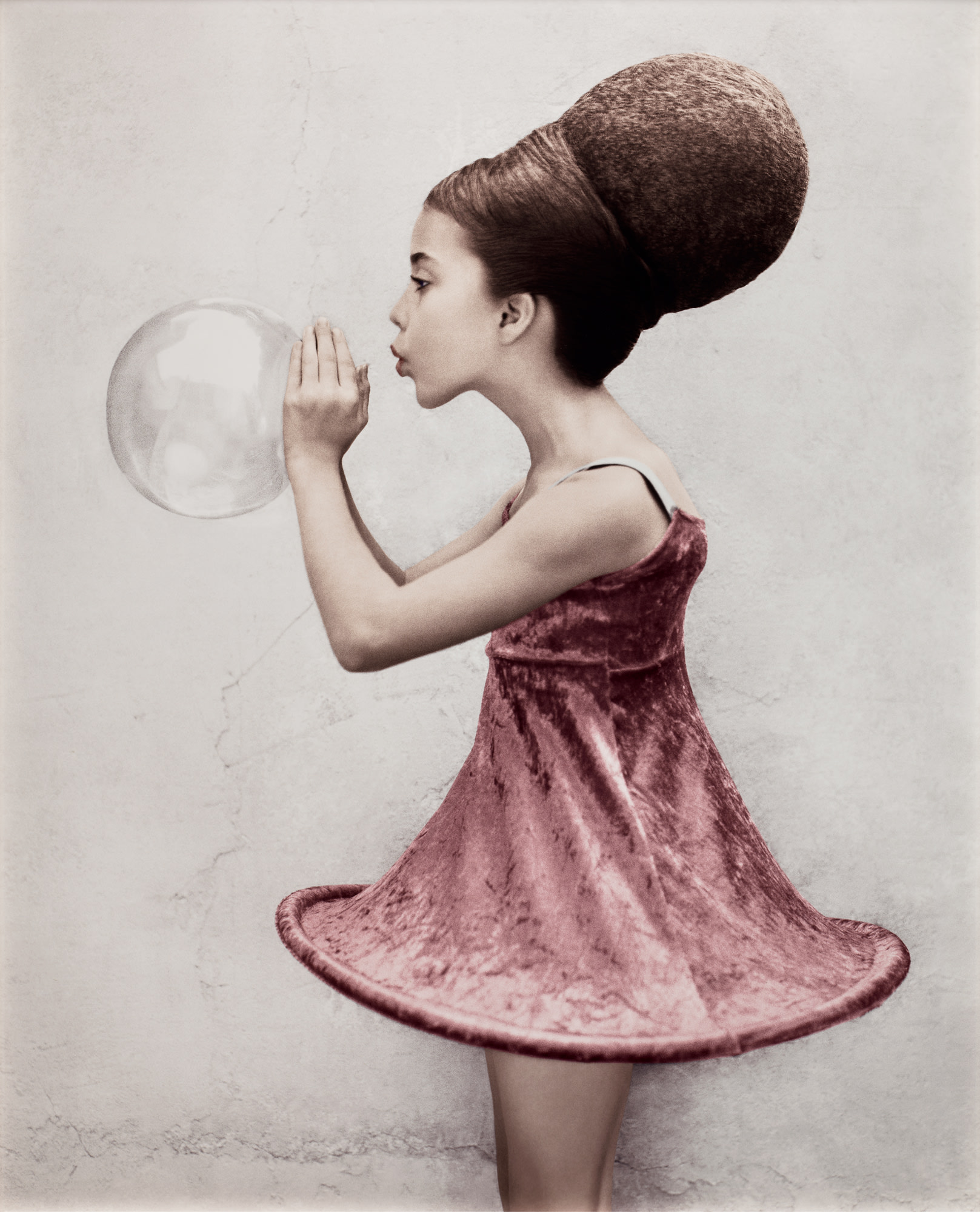 <p><strong>VEE SPEERS</strong> <em>Untitled #16 from The Birthday Party</em>, 2007</p>