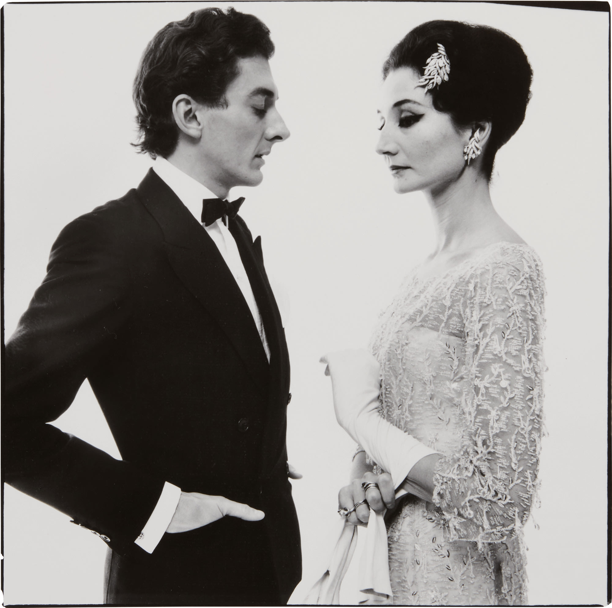 <p><strong>RICHARD AVEDON</strong> <em>The Vicomtesse Jacqueline de Ribes and Raymundo de Larrain, New York, New York, 5/16/61,</em> 1961</p>