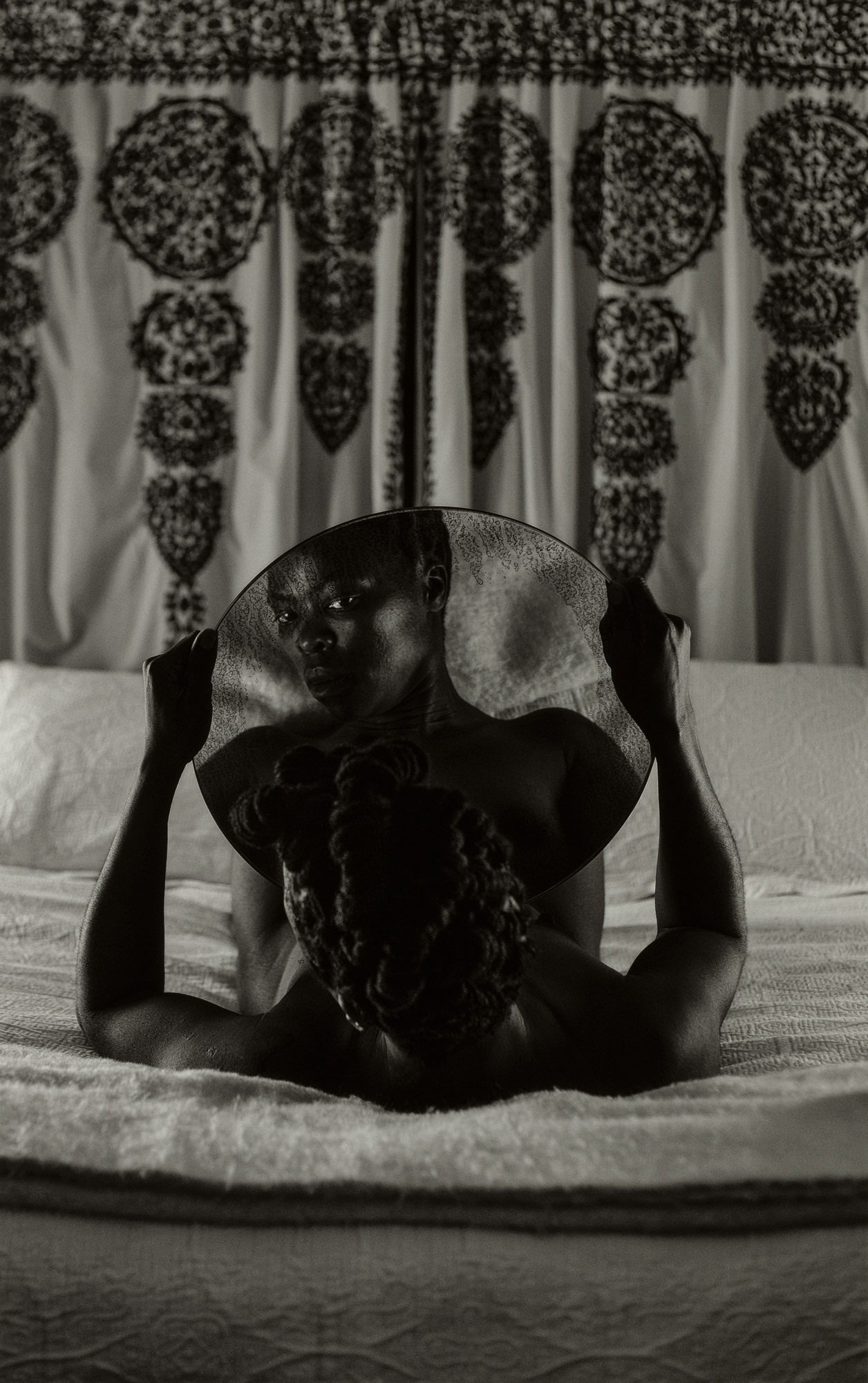 <p><strong>ZANELE MUHOLI</strong> <em>Bona, Charlottesville (9781), from Somnyama Ngonyama</em>, 2015</p>