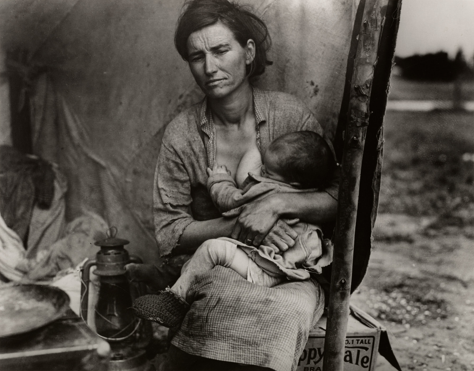 <p><strong>DOROTHEA LANGE </strong><em>Migrant Agricultural Worker’s Family, Nipomo, California,</em> 1936</p>