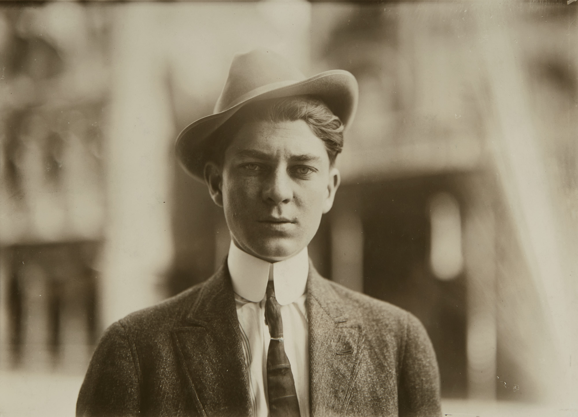 <p><strong>LEWIS HINE</strong> <em>Western Union Messenger #55</em>, 1914</p>