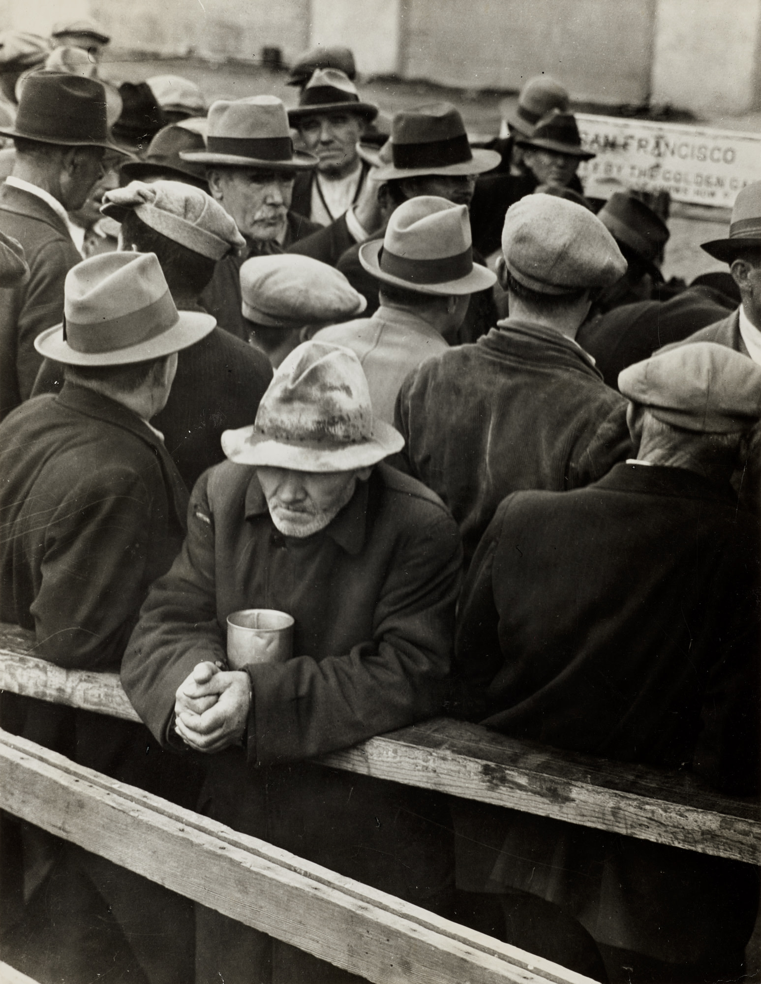 <p><strong>DOROTHEA LANGE </strong><em>White Angel Breadline, San Francisco</em>, 1933 </p>