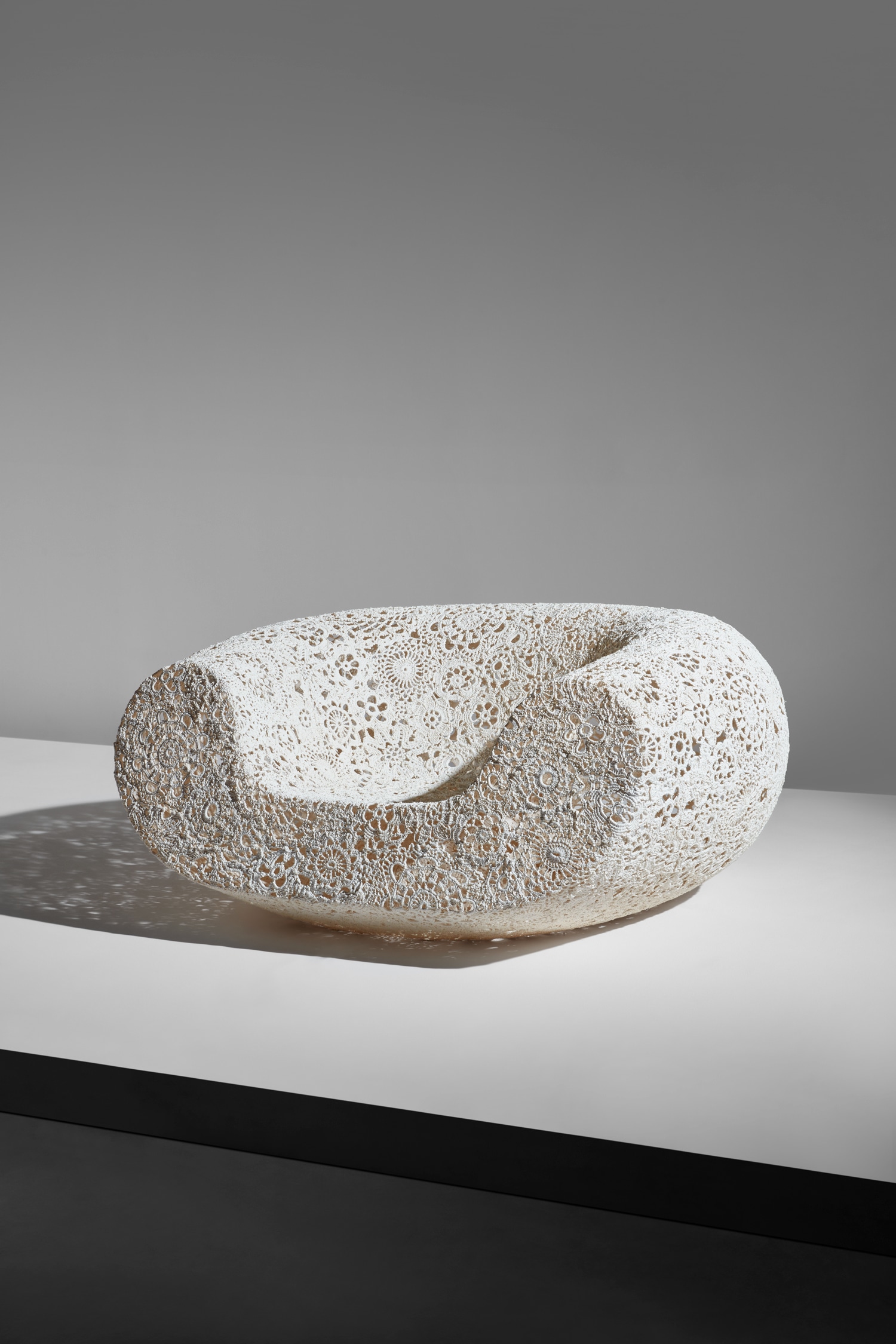 <p><strong>MARCEL WANDERS<em> </em></strong><em>Prototype "Crochet" chair</em>, 2006</p>