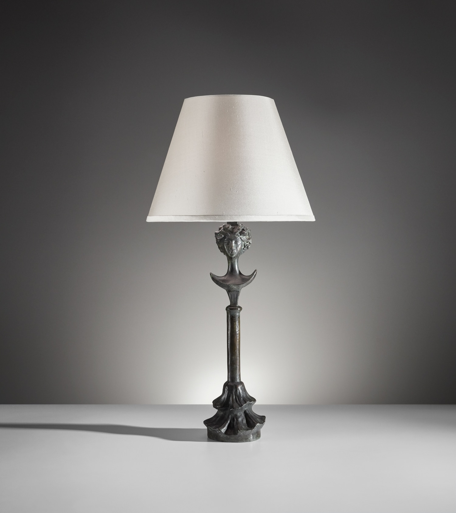 <p><strong>ALBERTO GIACOMETTI</strong> <em>"Tête de femme" table lamp,</em> designed circa 1934</p>