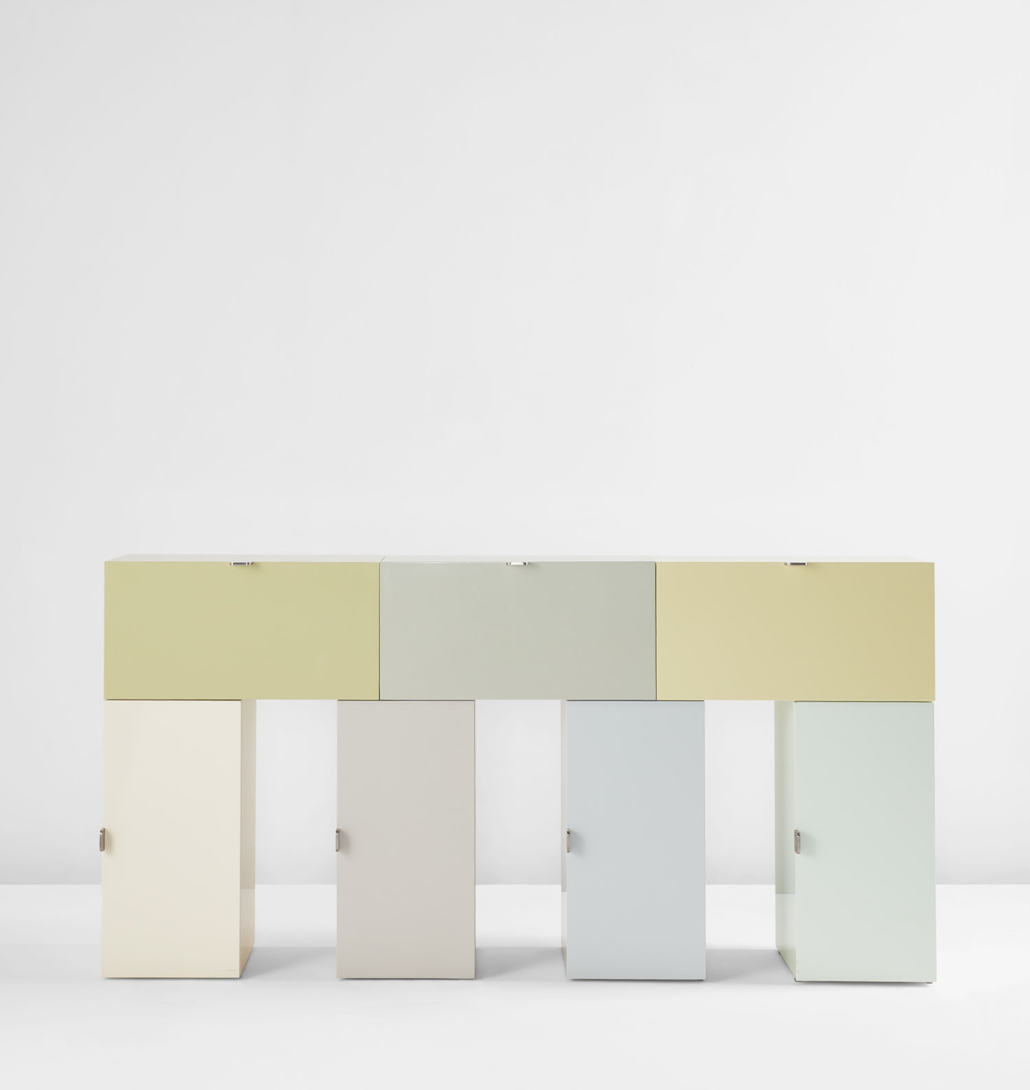 <p><strong>FRAN&Ccedil;OIS BAUCHET</strong>&nbsp;<em>&ldquo;Stonehenge Cabinet&rdquo;</em>, 2006</p>
