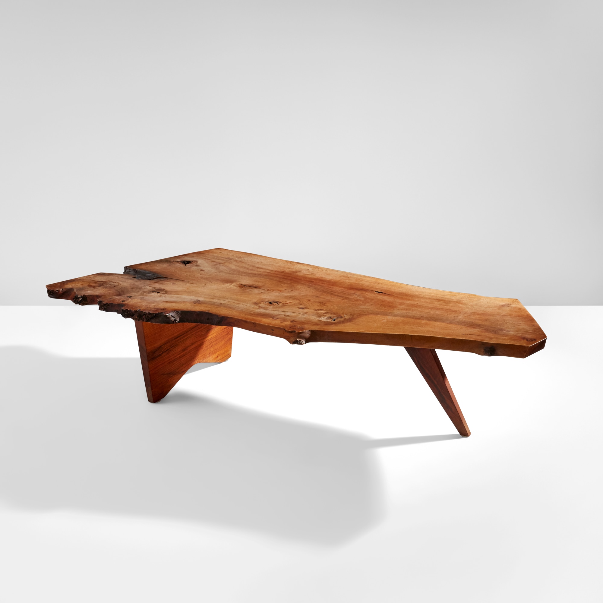 <p><strong>GEORGE NAKASHIMA</strong> <em>“Slab” coffee table, </em>1959</p>