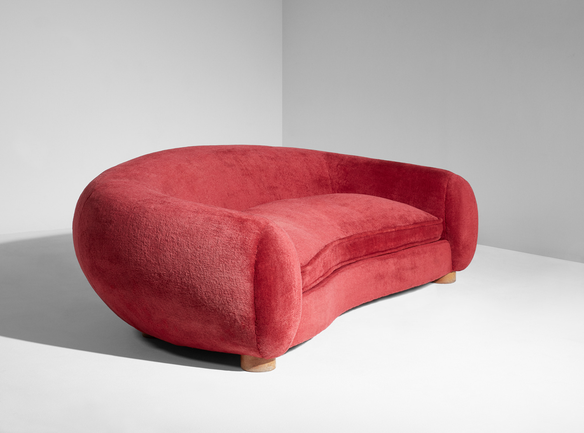 <p><strong>JEAN ROYÈRE </strong><em>"Ours Polaire" sofa</em>, 1950s</p>