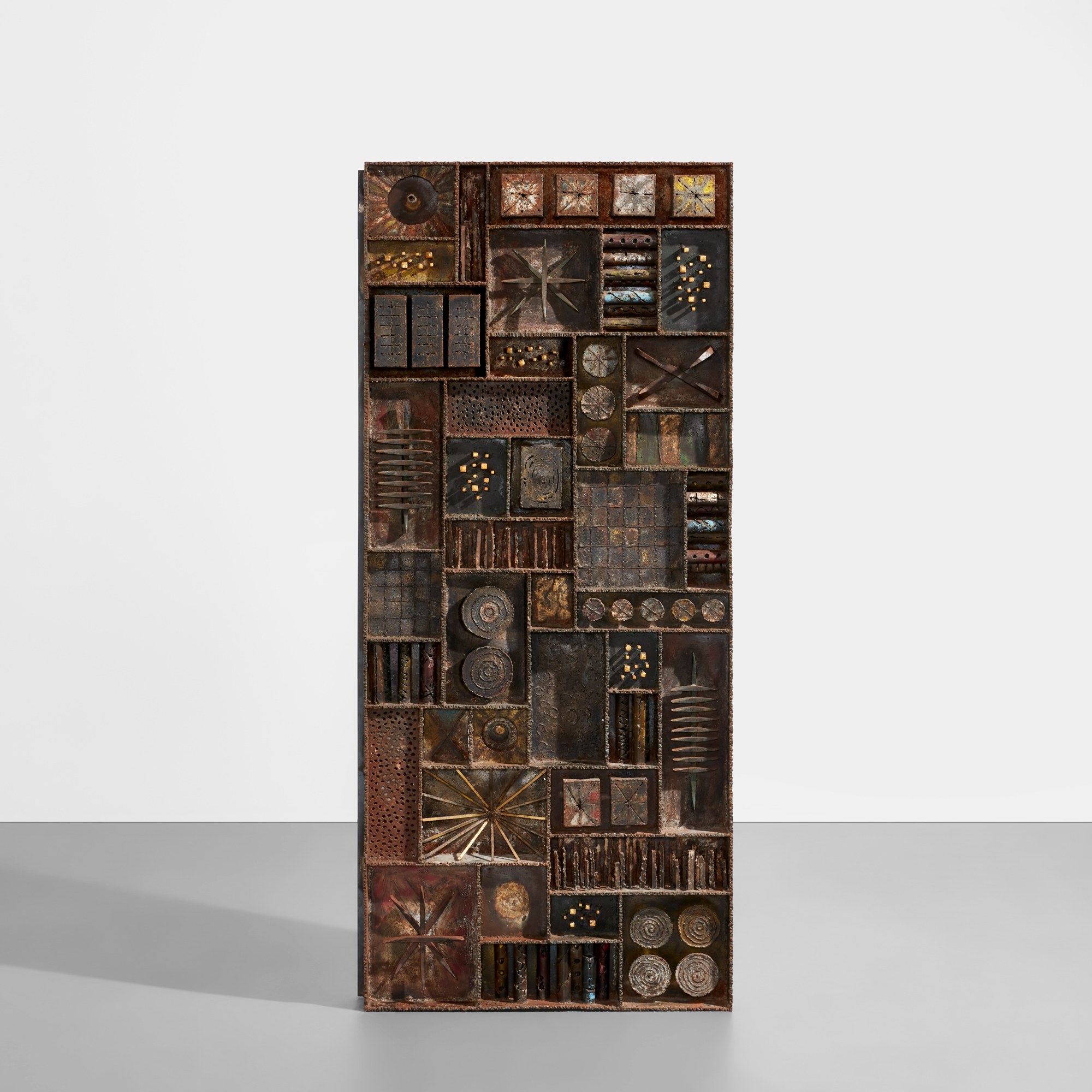 <p><strong>PAUL EVANS</strong>&nbsp;<em>Rare two-sided &ldquo;Sculpture Front&rdquo; screen</em>, 1966</p>
