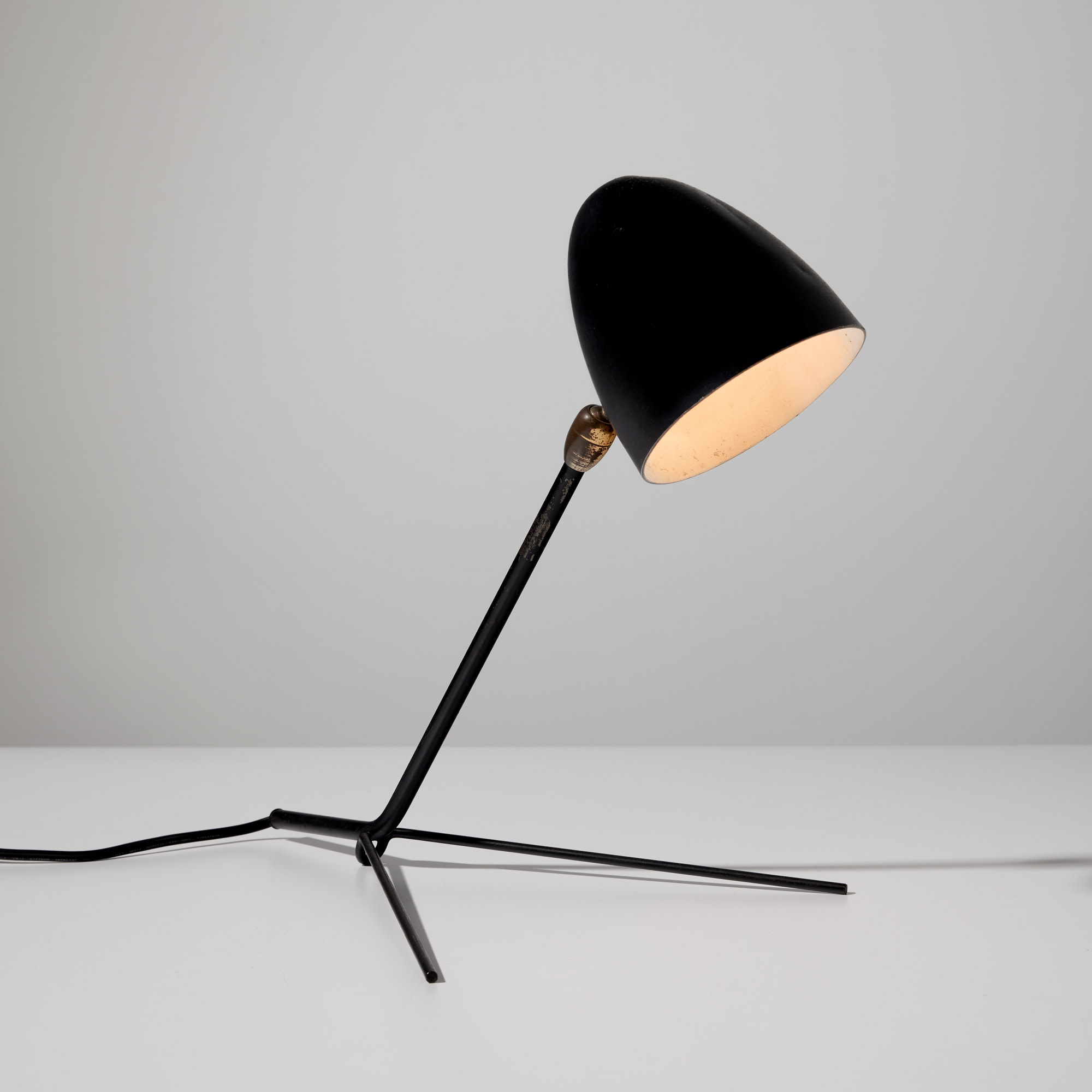 <p><strong>SERGE MOUILLE </strong><em>"Cocotte" table lamp, </em>circa 1957</p>