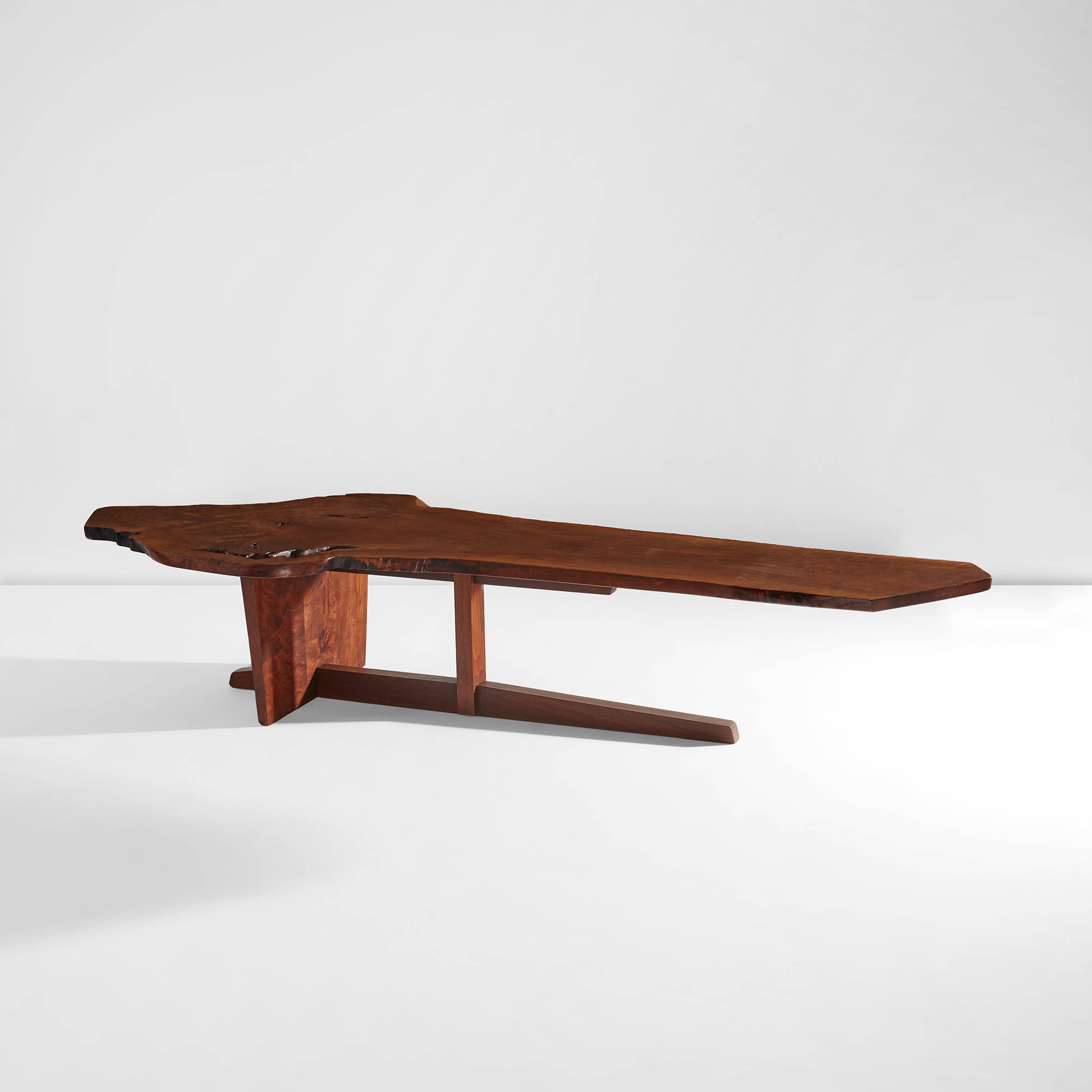 <p><strong>GEORGE NAKASHIMA</strong> <em>"Minguren II" coffee table</em>, 1966</p>