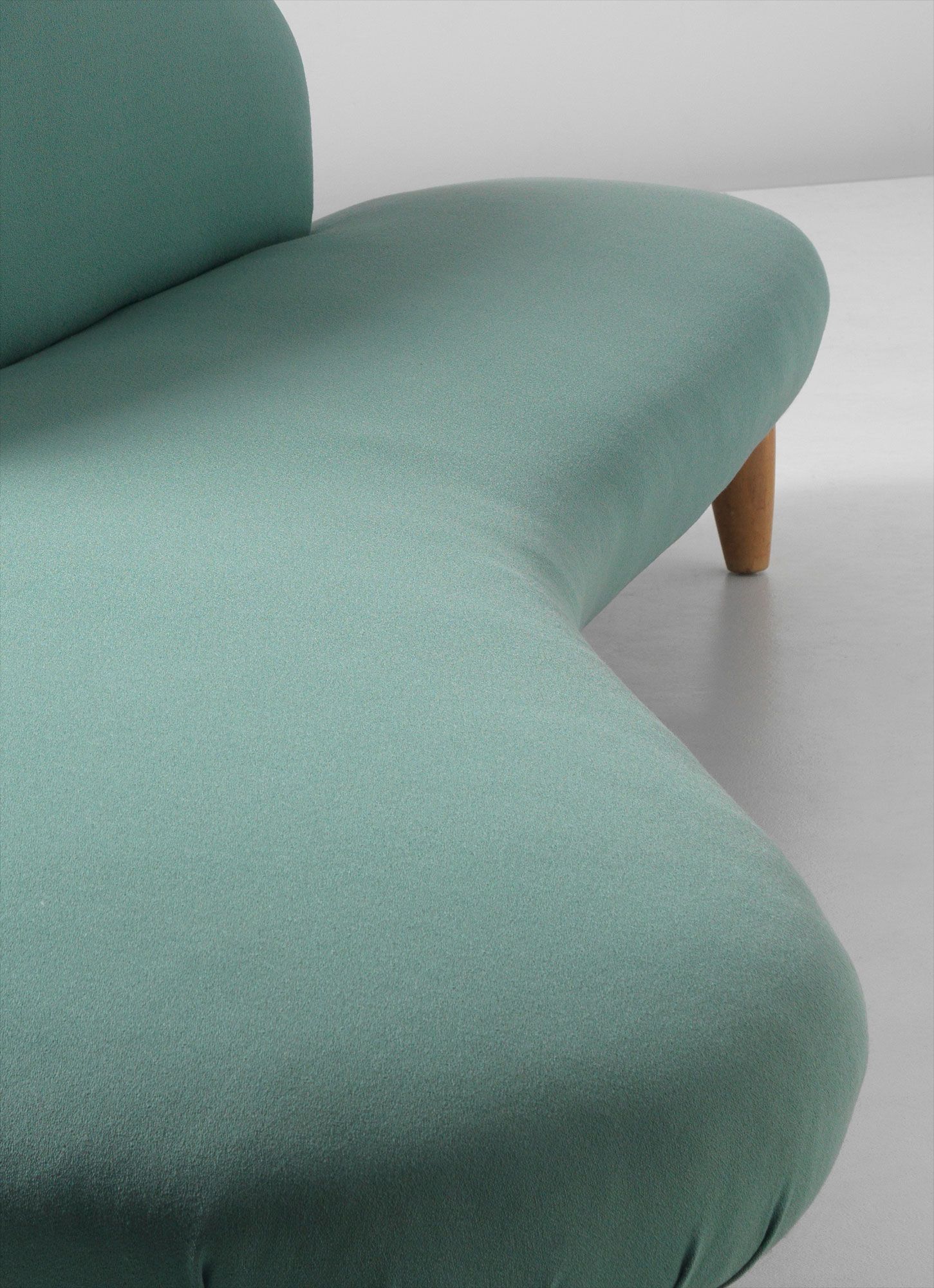 <b>ISAMU NOGUCHI</b> <i>Rare 'Cloud-form' sofa, model no. IN-70 (detail),</i> circa 1948