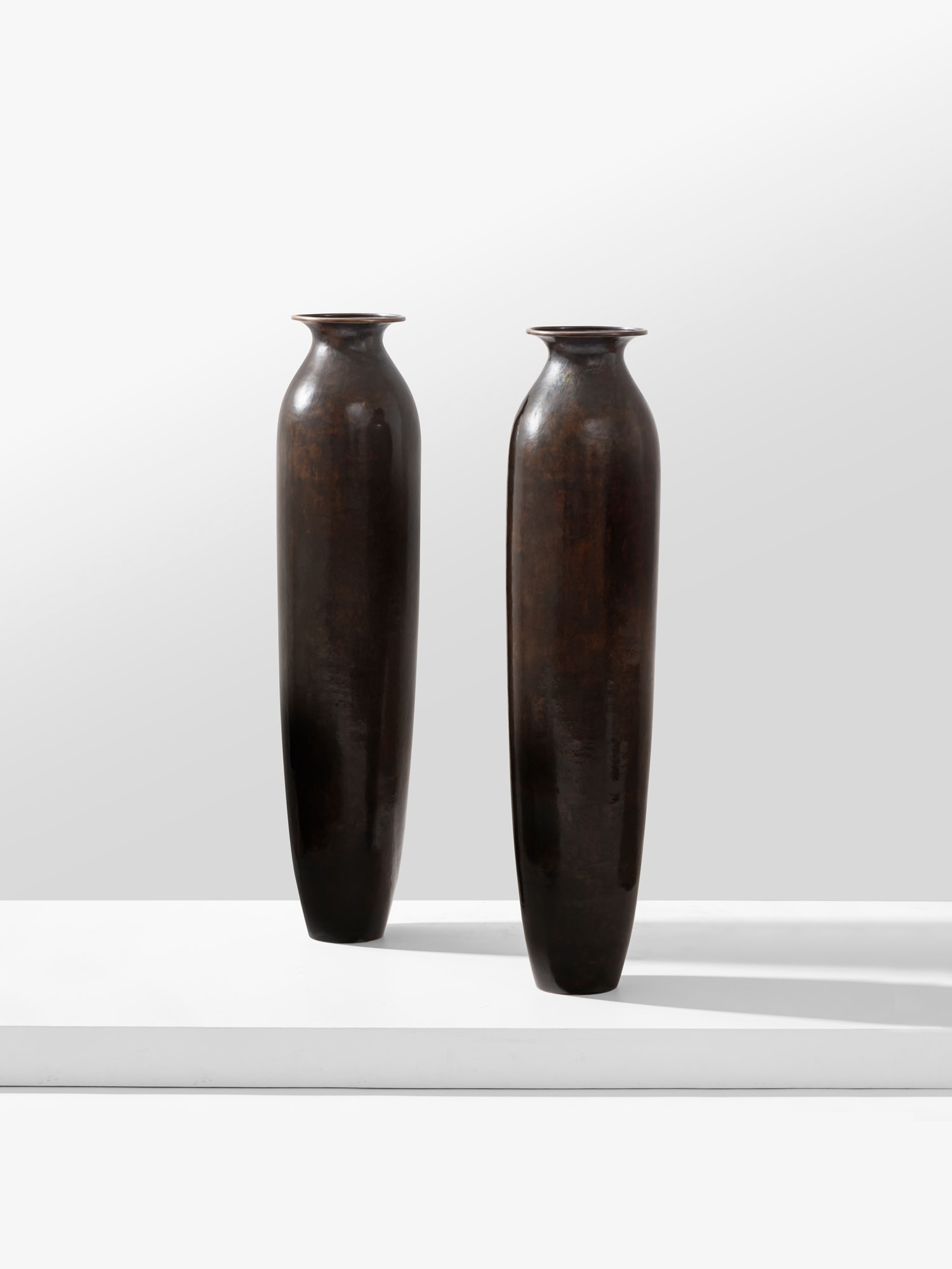 <p><strong> JEAN DUNAND</strong> <em>Pair of monumental vases,</em> circa 1913</p>