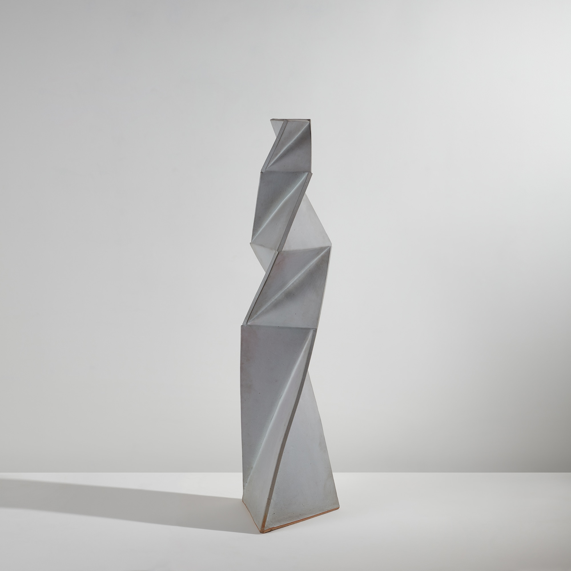 <p><strong>JOHN MASON</strong> <em>"Grey Figure"</em>, 1998</p>