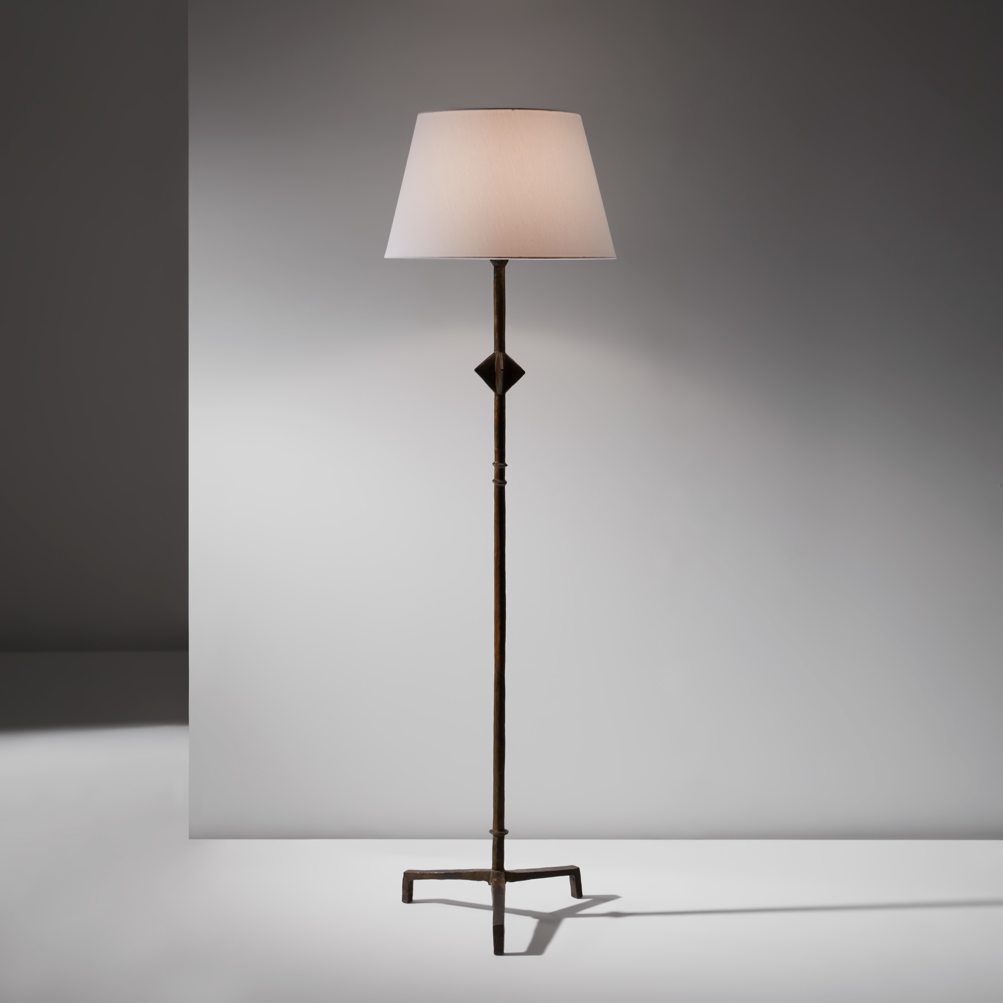 <p><strong>ALBERTO GIACOMETTI</strong> <em>"Étoile" floor lamp</em>, circa 1936</p>