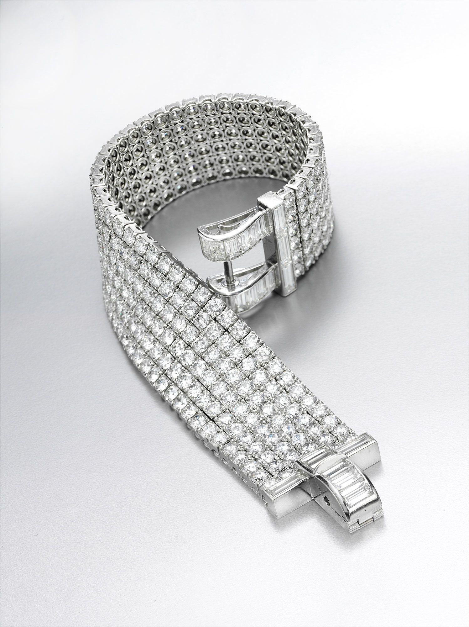<b>VAN CLEEF & ARPELS</b> <i>A Magnificent Diamond Bracelet</i>