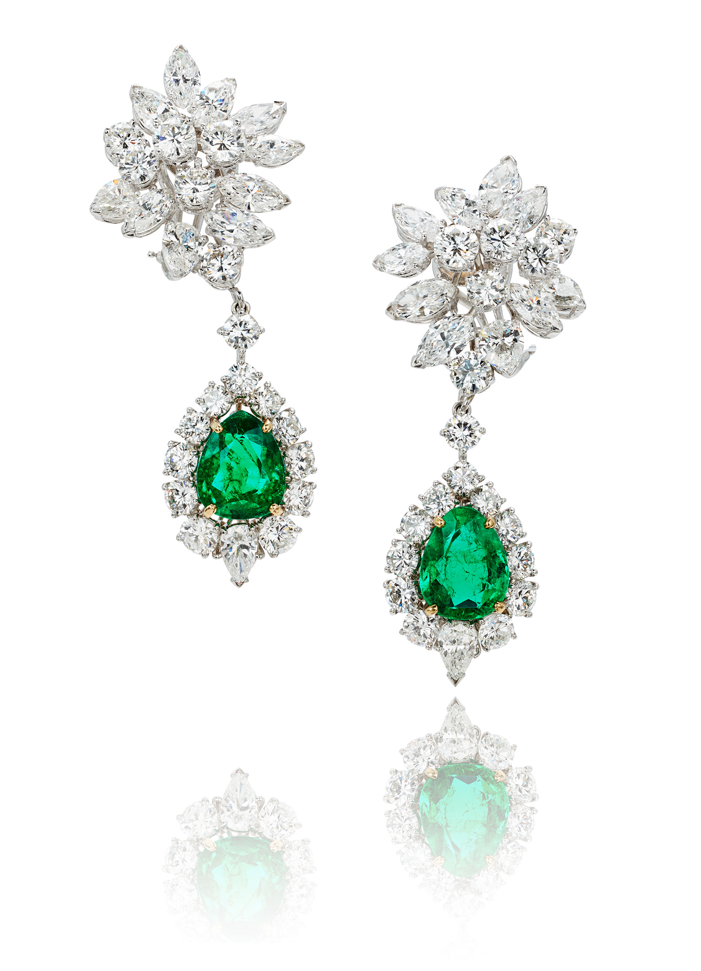 <p><strong>VAN CLEEF & ARPELS.</strong> A Pair of Emerald and Platinum Earrings</p>