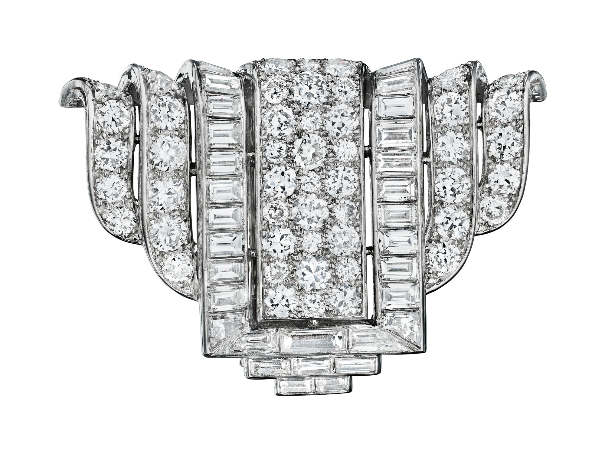 <p><strong>VAN CLEEF & ARPELS</strong> <em>Art Deco Diamond Brooch</em></p>