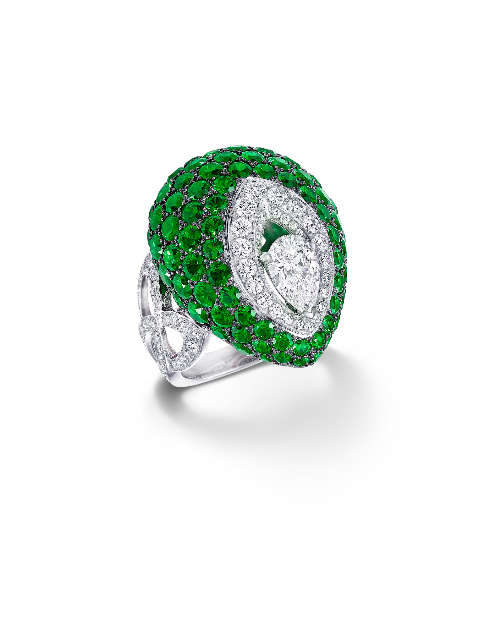 <p><strong>GRAFF. </strong>A Diamond, Emerald and Gold 'Pavilion' Ring</p>