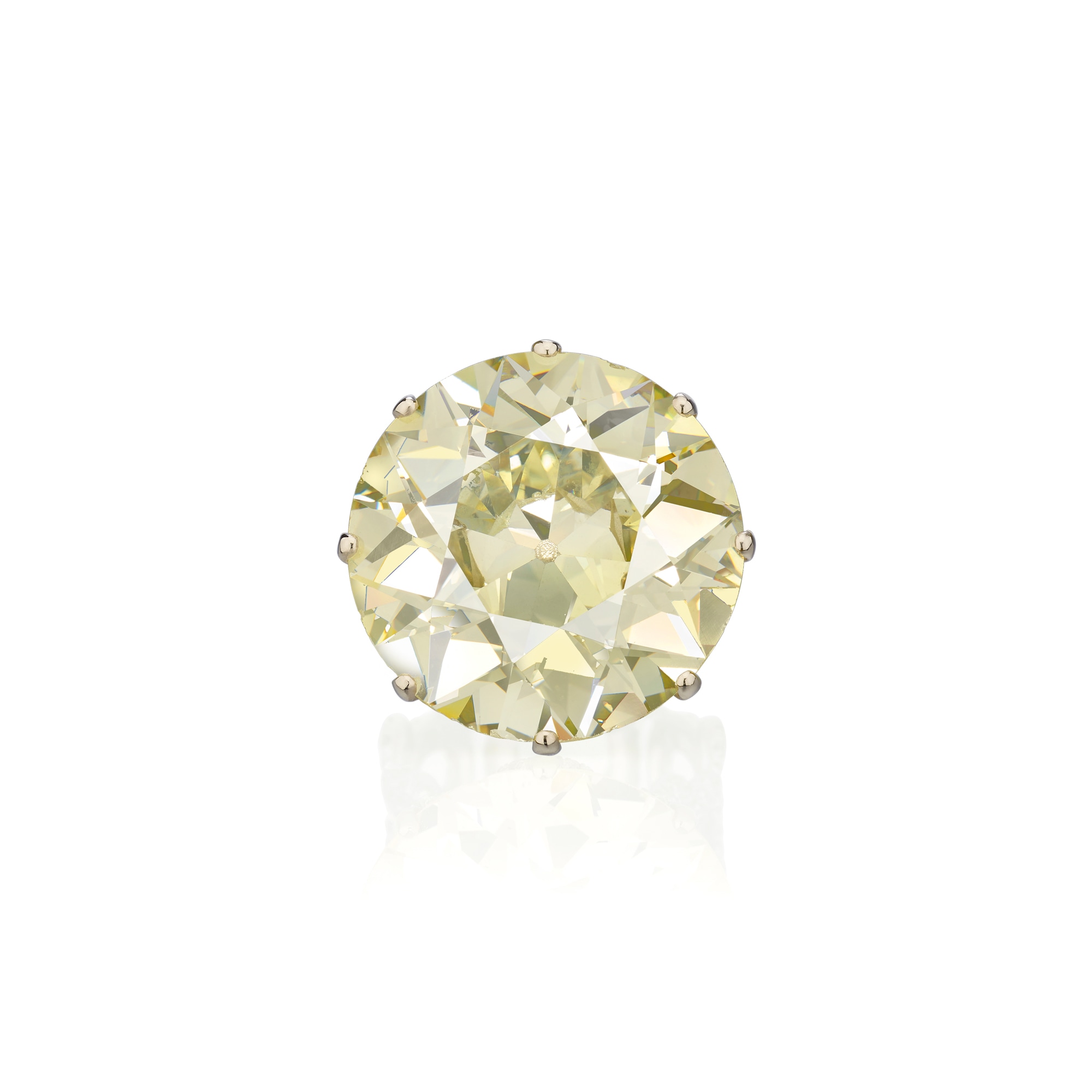 <p><em>Impressive Fancy Yellow Diamond Ring</em></p>
