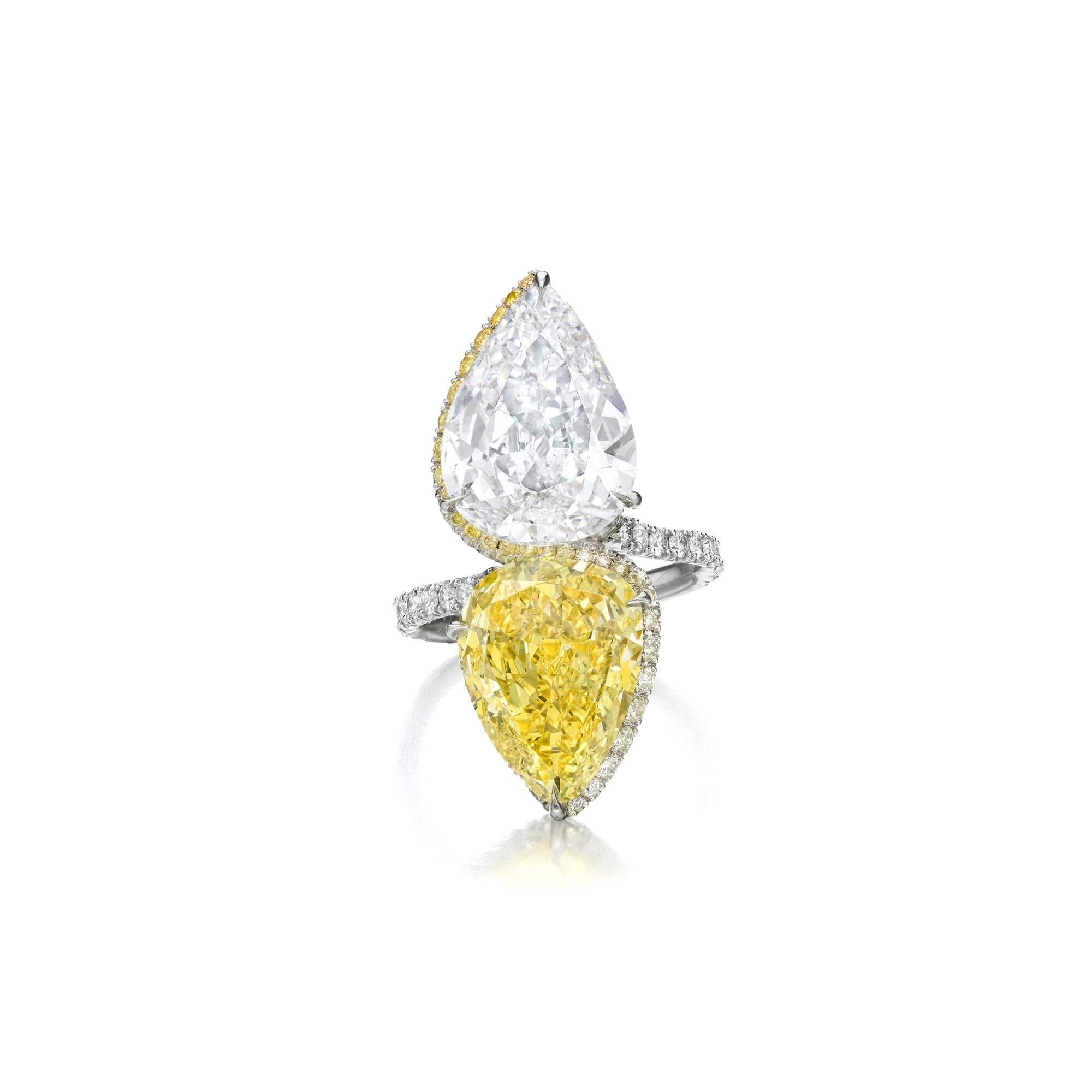 <p><em>Fancy Vivid Yellow Diamond and Diamond Toi et Moi Ring</em></p>
