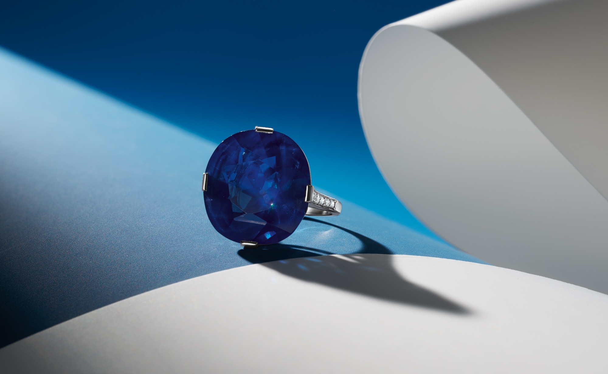 <p>An Important Sapphire, Diamond and Platinum Ring &nbsp;</p>
