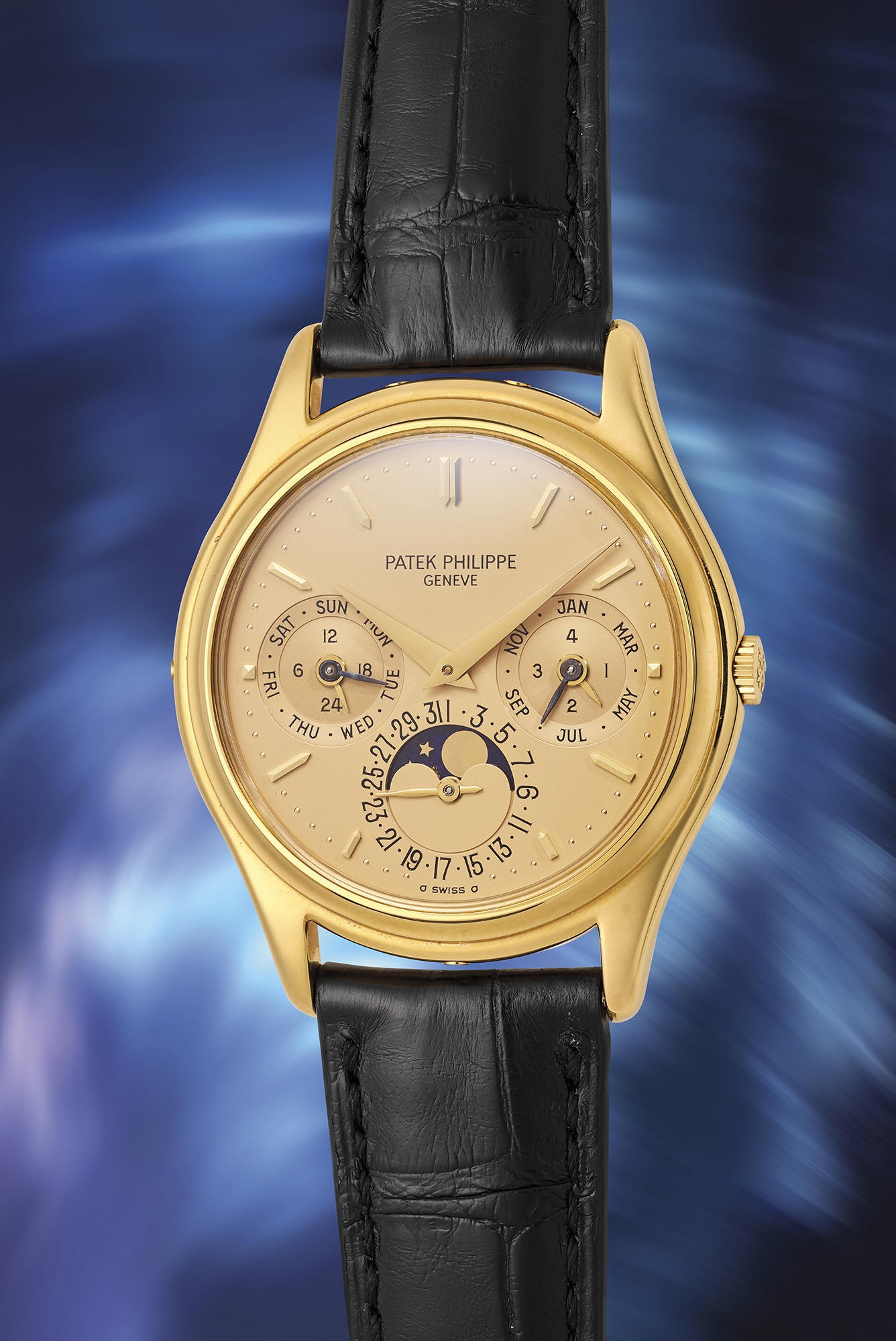 <p><strong>PATEK PHILIPPE</strong><em> Ref. 3940J with dor&eacute; dial</em></p>
