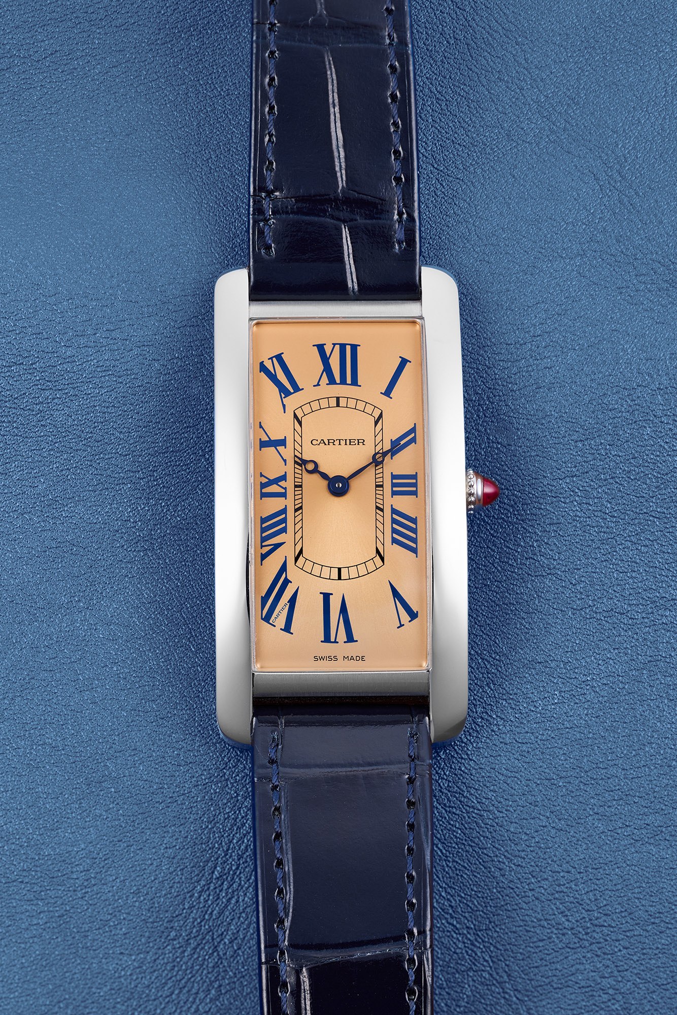 <p>CARTIER <em>Tank Cintrée NSO, platinum. </em></p>