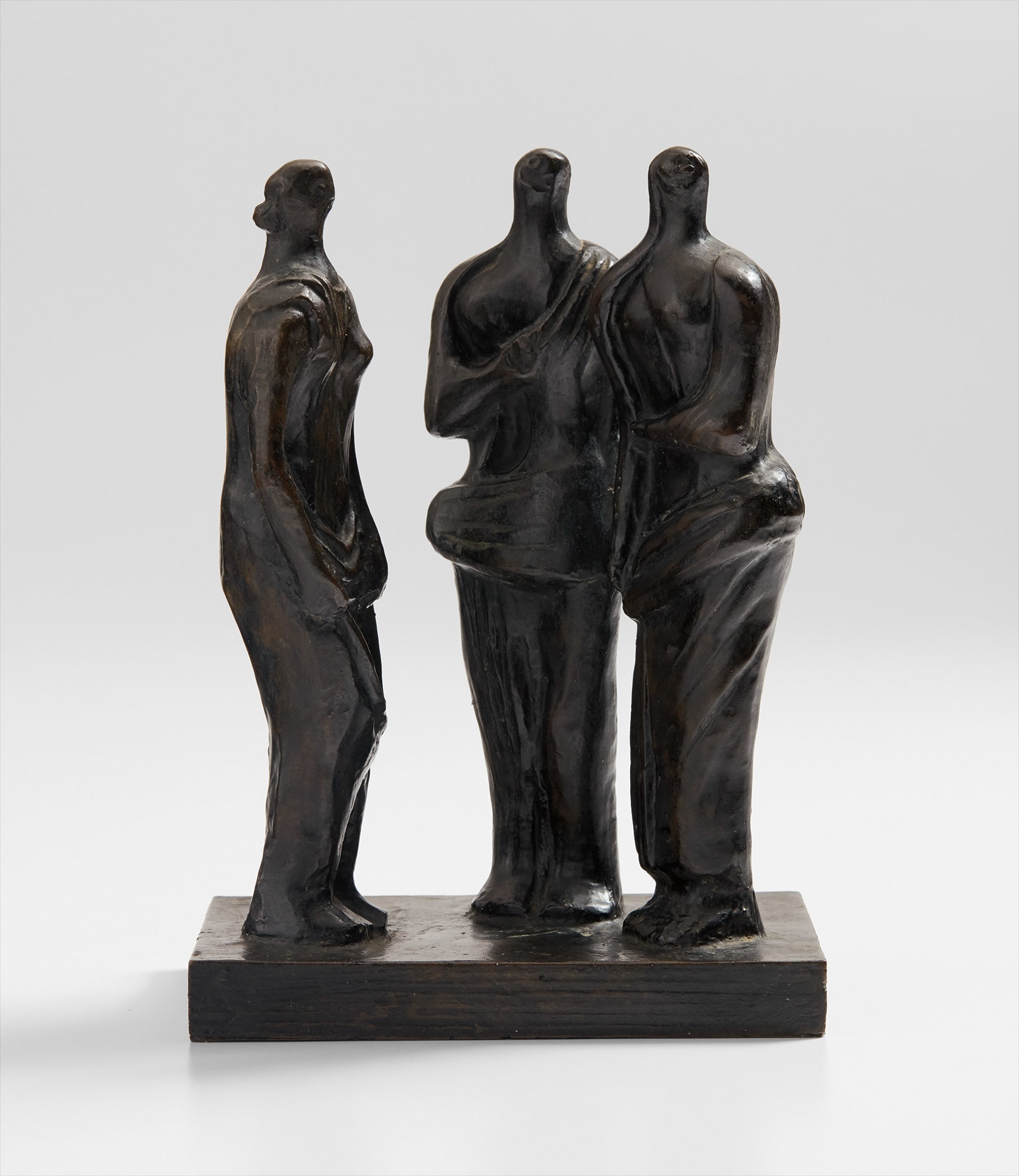 <b>HENRY MOORE </b><i>Three standing figures</i>, 1945
