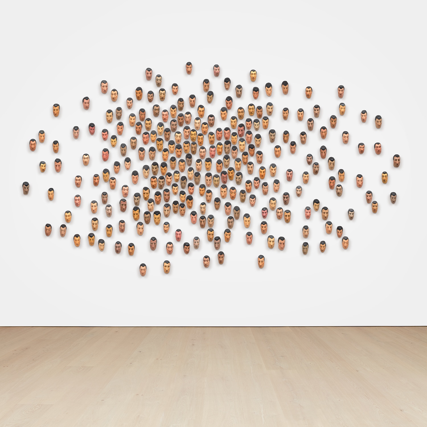 アート・デザイン・音楽 Maurizio Cattelan View of the exhibition 