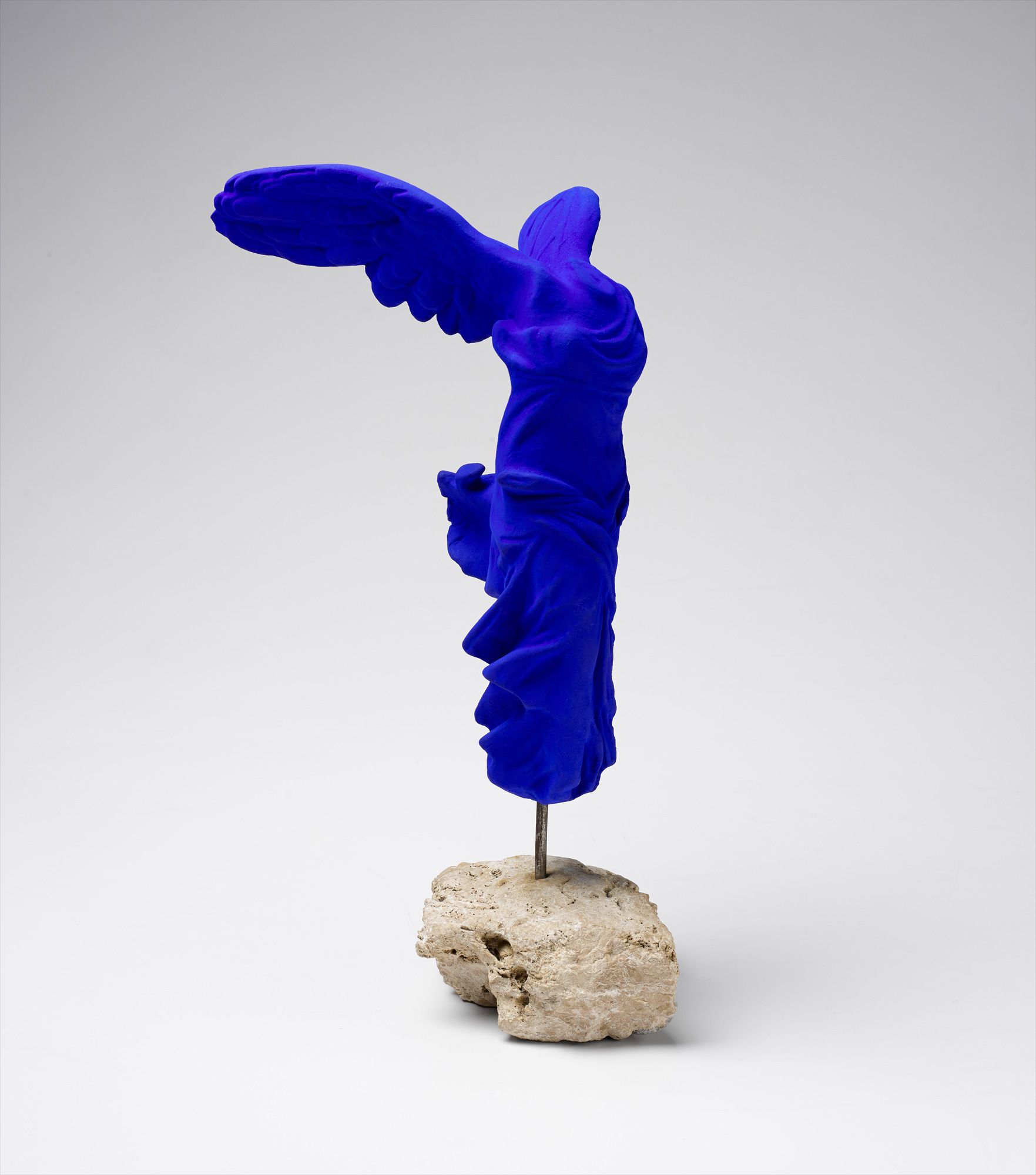 <b>YVES KLEIN</b> <i>La Victoire de Samothrace</i>, 1962