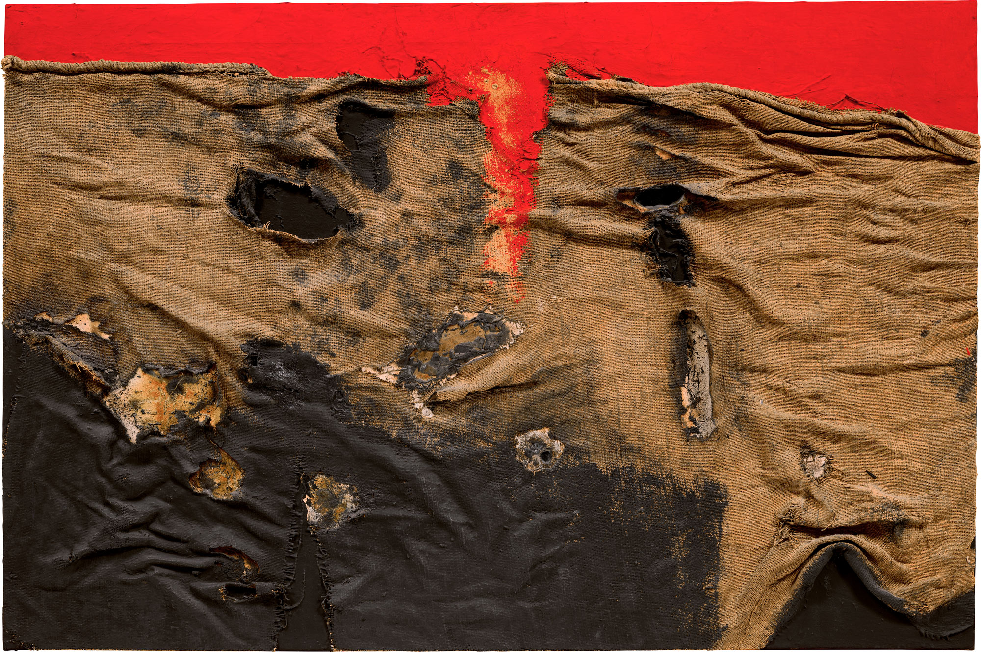 <p><strong>ALBERTO BURRI</strong> <em>Sacco e Rosso</em>, 1956</p>
