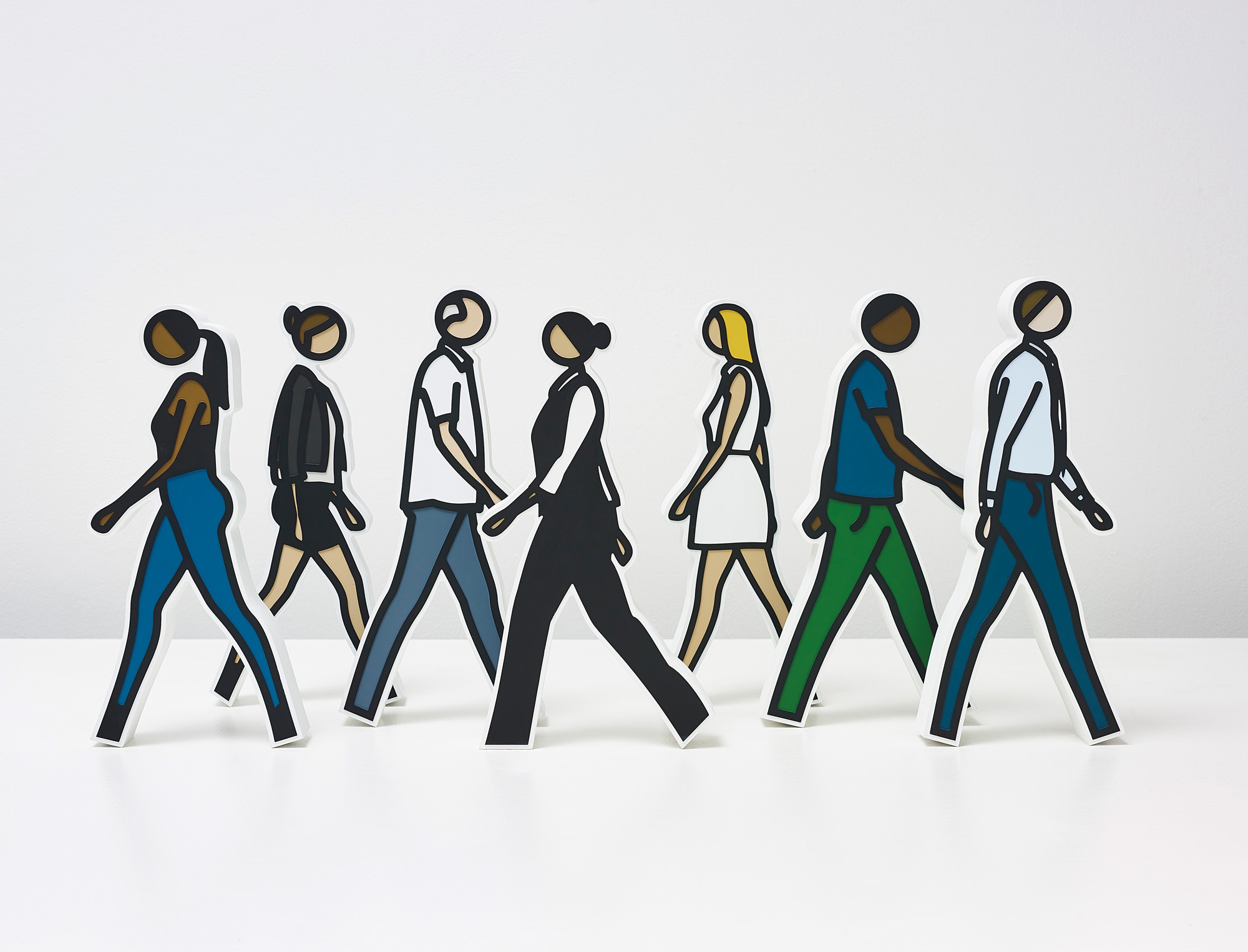 <p><strong>JULIAN OPIE</strong> <em>Walking Statuettes</em>, 2017</p>