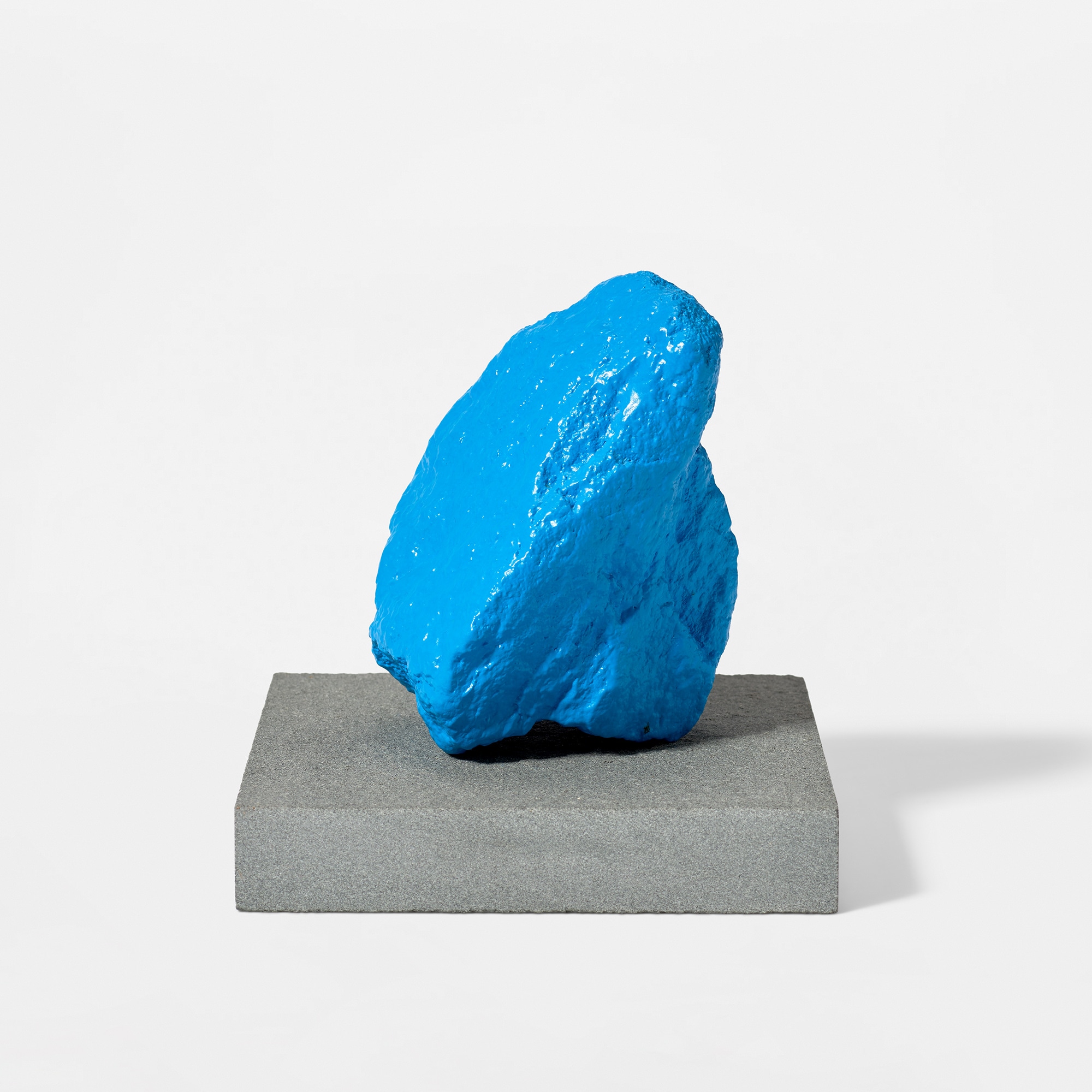 <p><strong>UGO RONDINONE</strong> <em>Small Blue Mountain</em>, 2016</p>