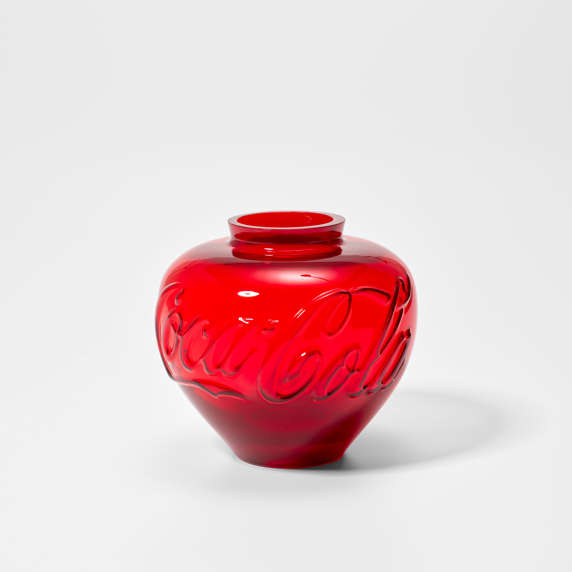 <p><strong>AI WEIWEI</strong> <em>Glass Vase,</em> 2023</p>