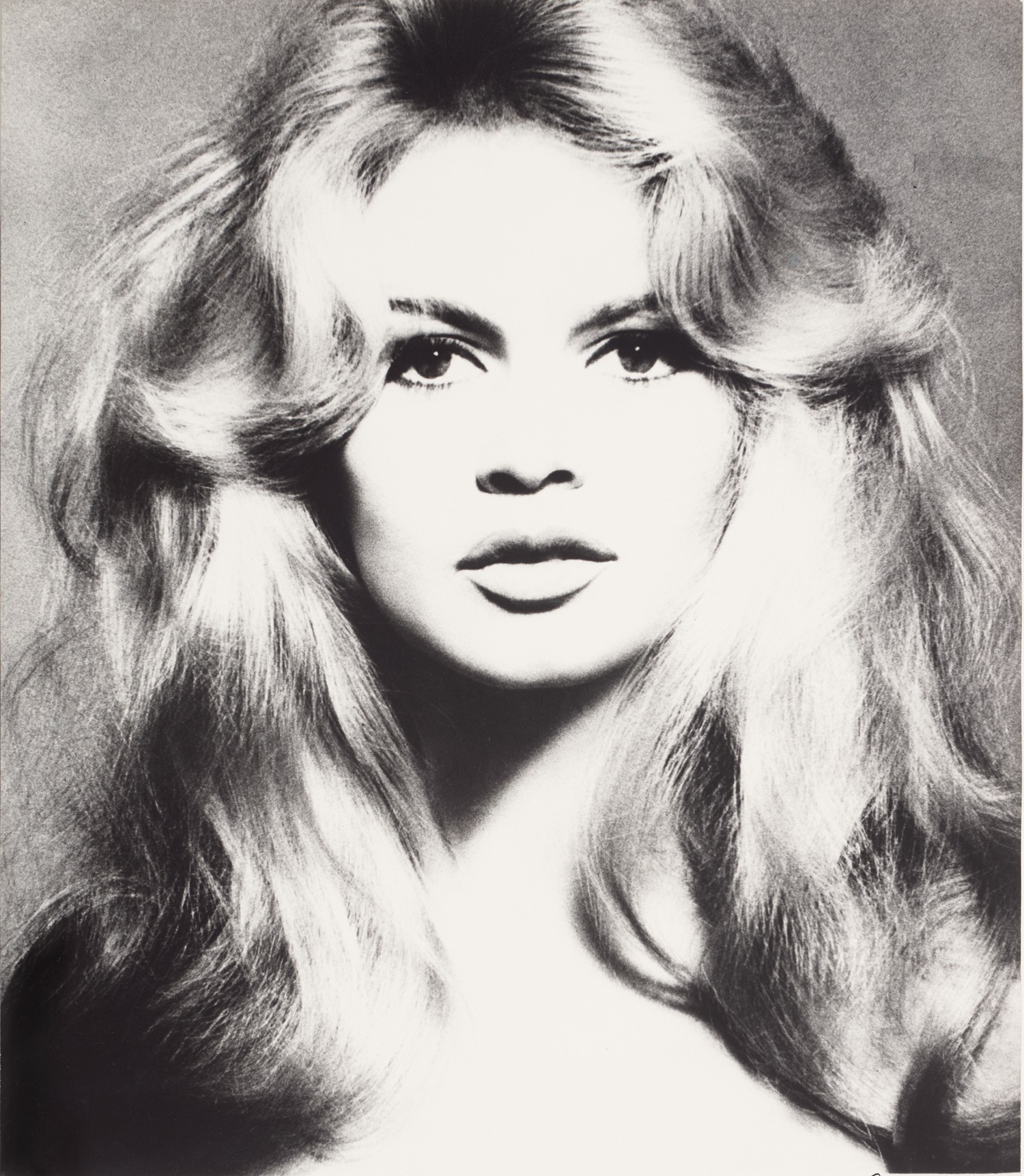 <p><strong>RICHARD AVEDON<em>&nbsp;</em></strong><em><em>Brigitte Bardot, hair by Alexandre, Paris, January 27</em>, </em>1959</p>
