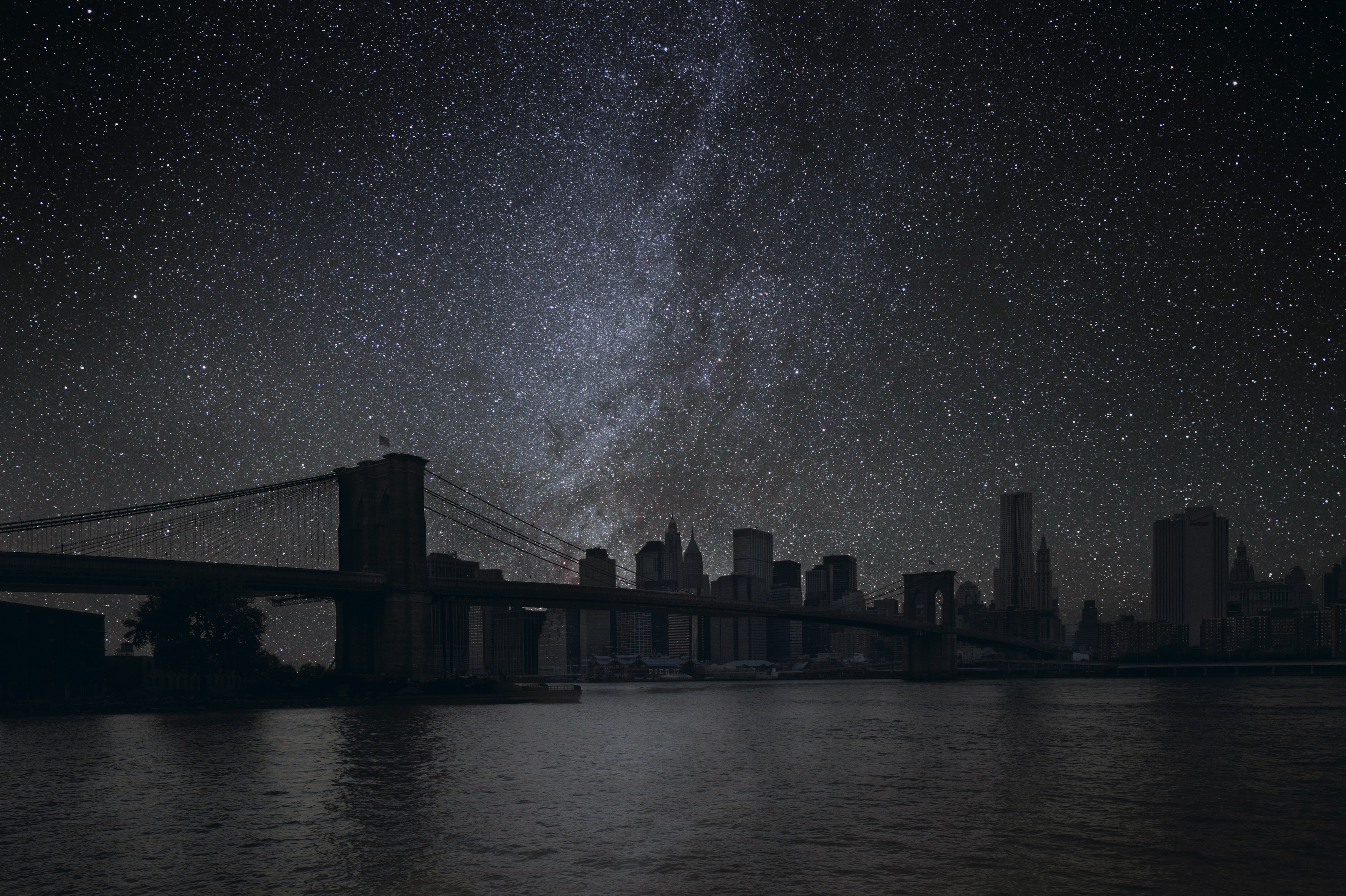 <p><strong>THIERRY COHEN&nbsp;</strong><em>New York 40&deg; 42&rsquo; 16&rsquo;&rsquo; N 2010-10-09 LST&nbsp;3:40 from Darkened Cities</em>, 2010</p>
