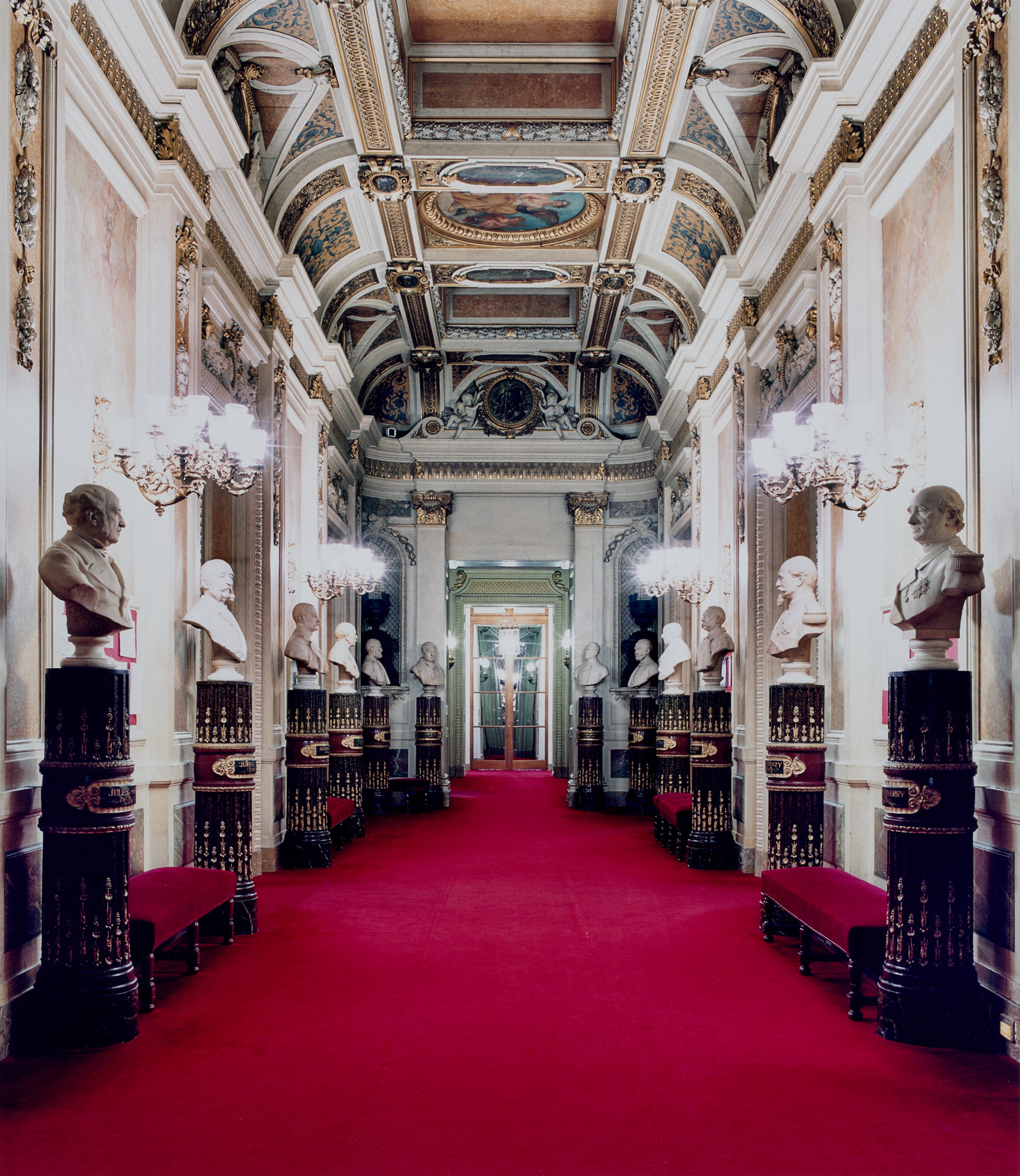 <p><strong>CANDIDA H&Ouml;FER</strong><em> Le S&eacute;nat de Paris VII</em>, 2007</p>
