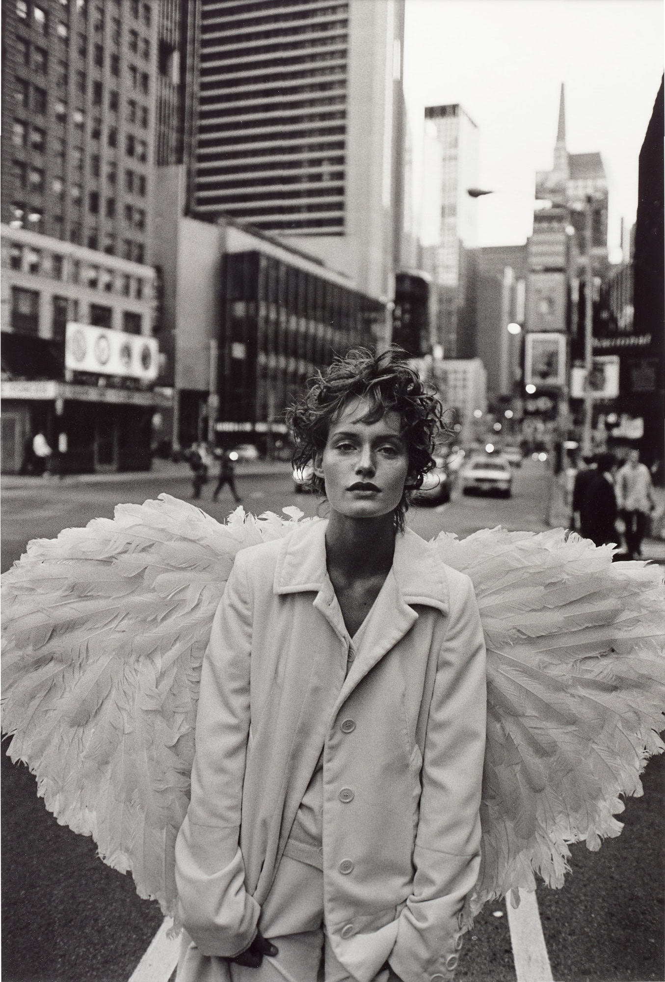 <p><strong>PETER LINDBERGH&nbsp;</strong><em>Amber Valletta, Harper&#39;s Bazaar U.S.A., Time Square [sic], New York</em>, 1993</p>
