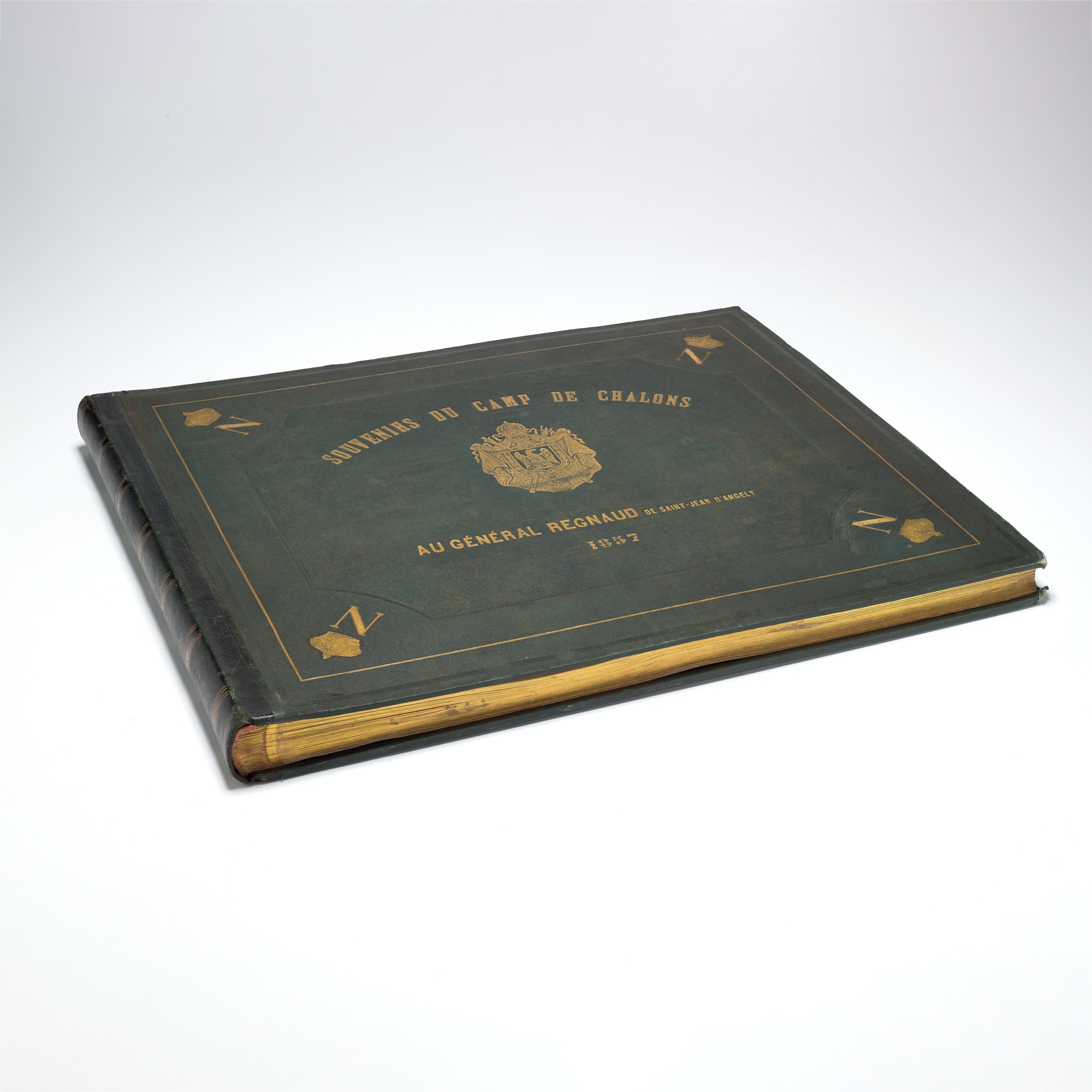 <p><strong>GUSTAVE LE GRAY</strong> <em>Souvenirs du Camp de Châlons au Général Regnaud de Saint-Jean d'Angély</em>, 1857</p>