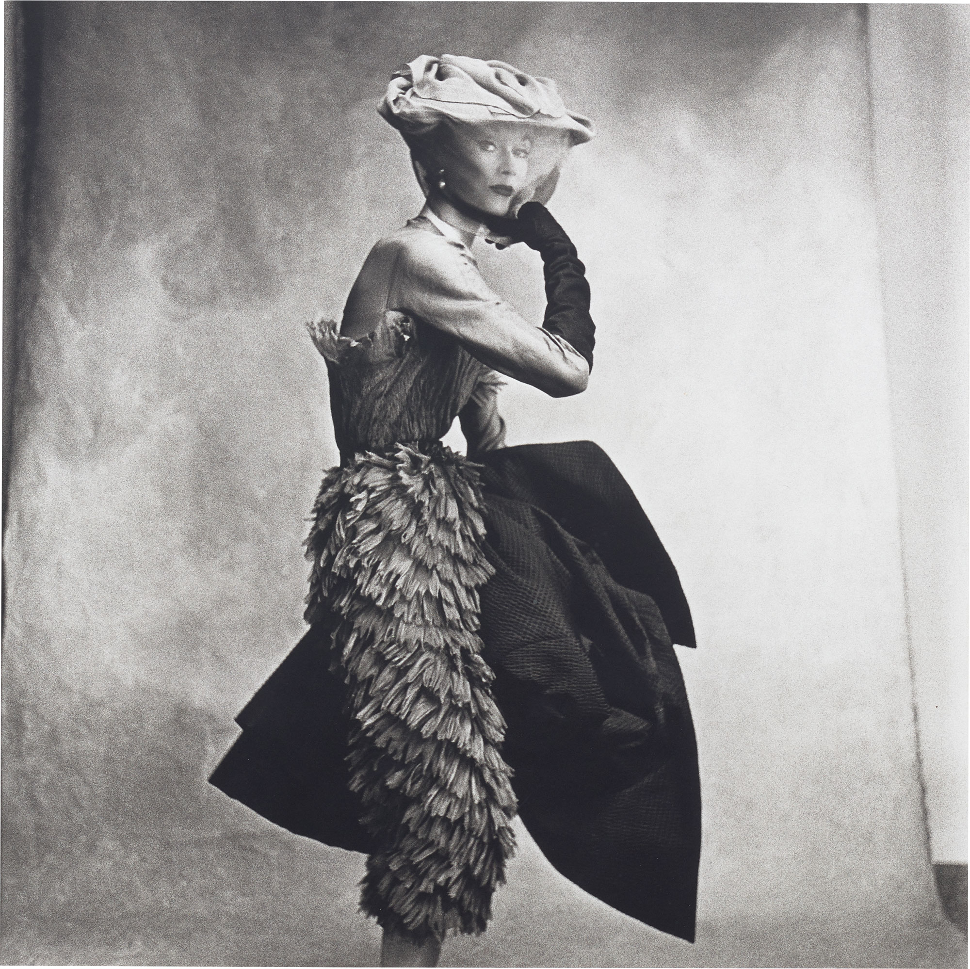 <p><strong>IRVING PENN</strong> <em>Cocoa Dress (Balenciaga), Lisa Fonssagrives-Penn, Paris</em>, 1950</p>