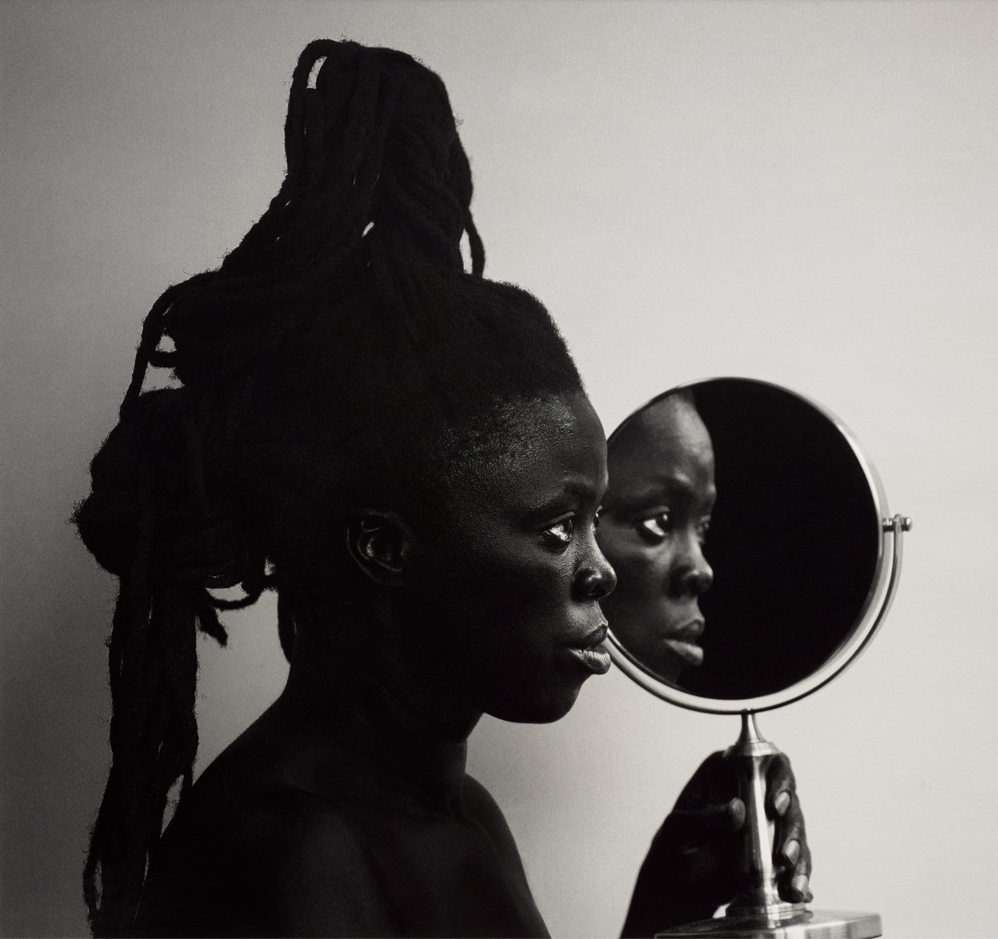 <p><strong>ZANELE MUHOLI</strong> <em>Zazi I, ISGM, Boston,</em> 2019</p>
