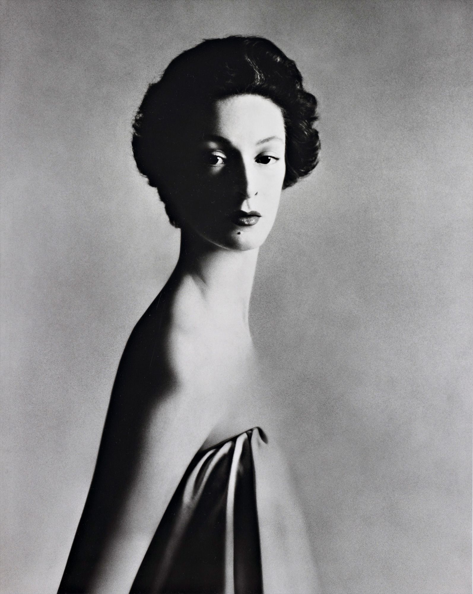 <b>RICHARD AVEDON</b> <i>Marella Agnelli, New York Studio, December, 1953</i>