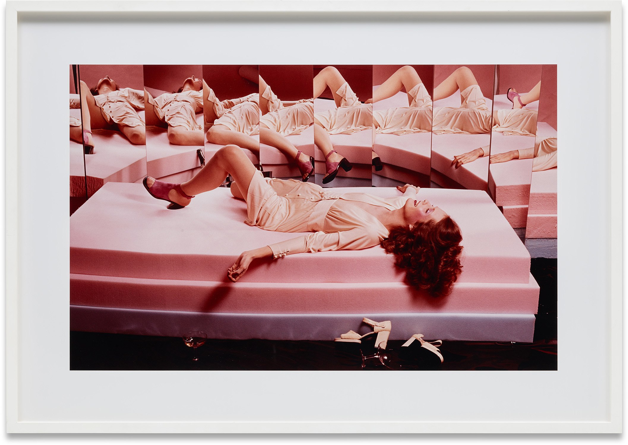 Guy Bourdin 写真集　PHAIDON Amazon.com: Guy Bourdin: 9780714862583: Gingeras, Alison M