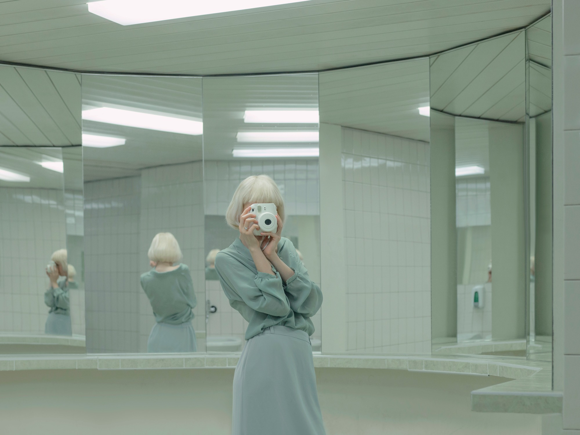 <p><strong>EVELYN BENCICOVA</strong> <em>I don’t exist </em>from <em>Artificial Tears,</em> 2017</p>